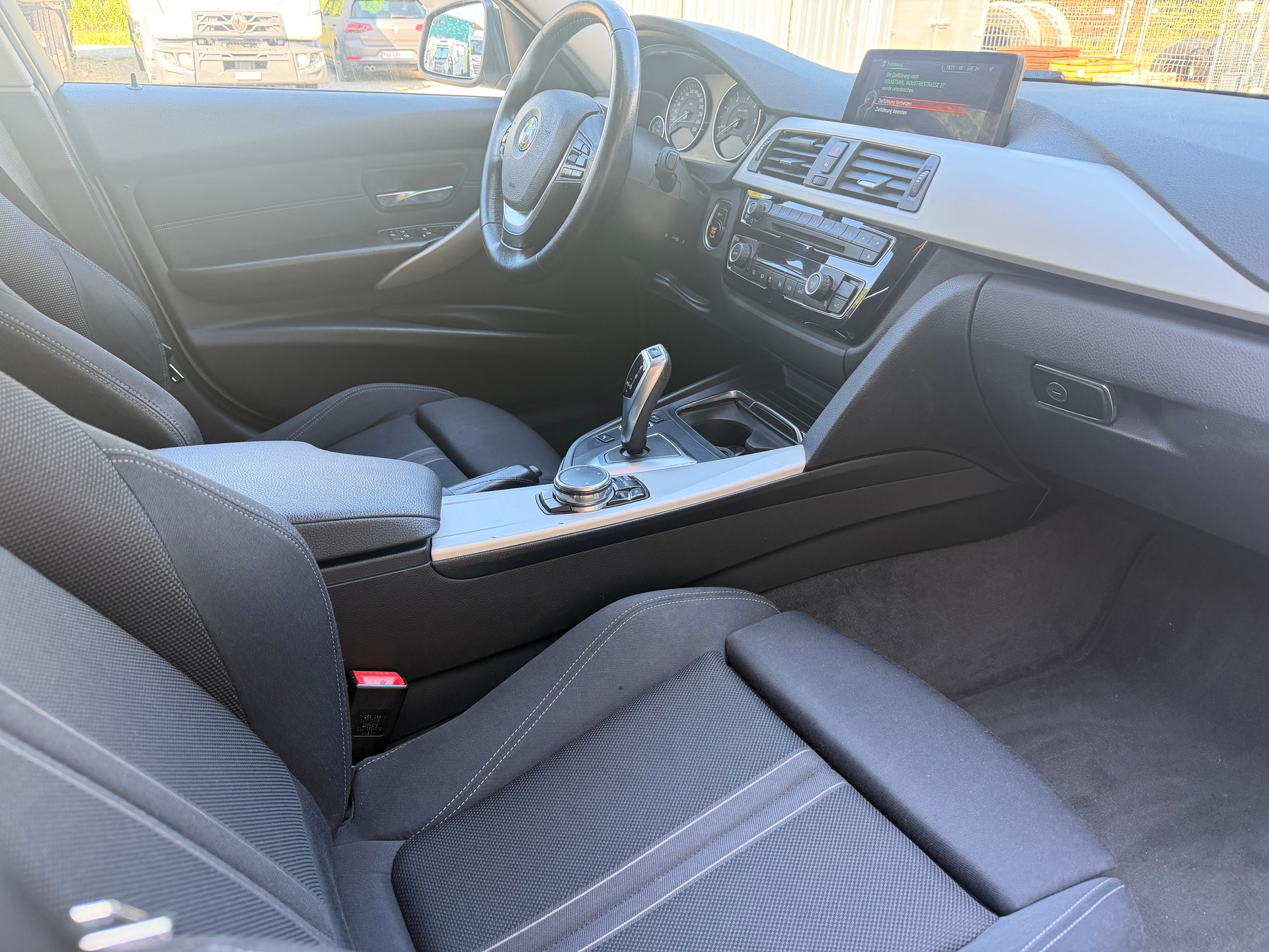 BMW 316d Touring Business Steptronic-image-12