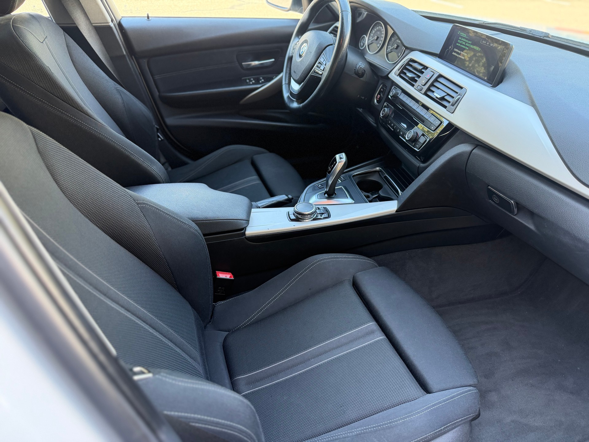 BMW 316d Touring Business Steptronic-image-8