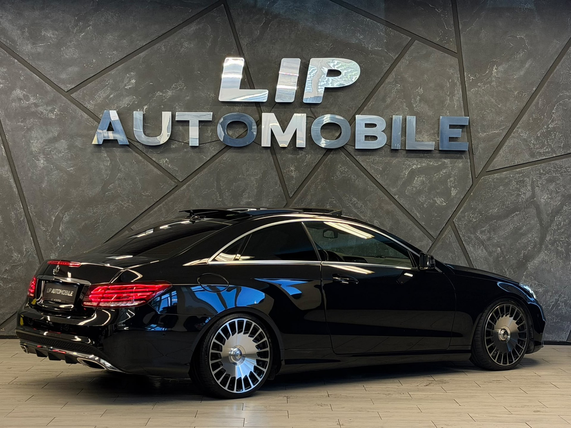 MERCEDES-BENZ E 400 7G-Tronic Amg-Line-image-5