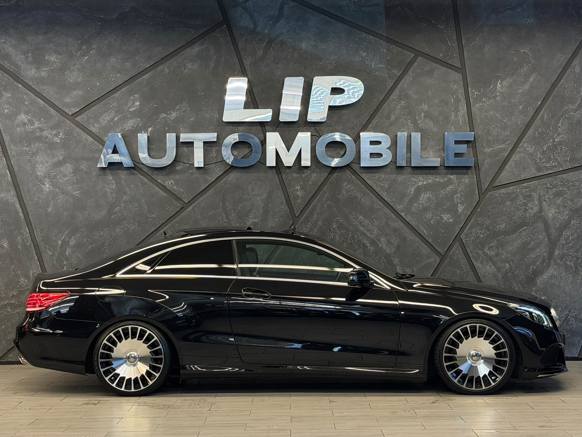 MERCEDES-BENZ E 400 7G-Tronic Amg-Line-image-3