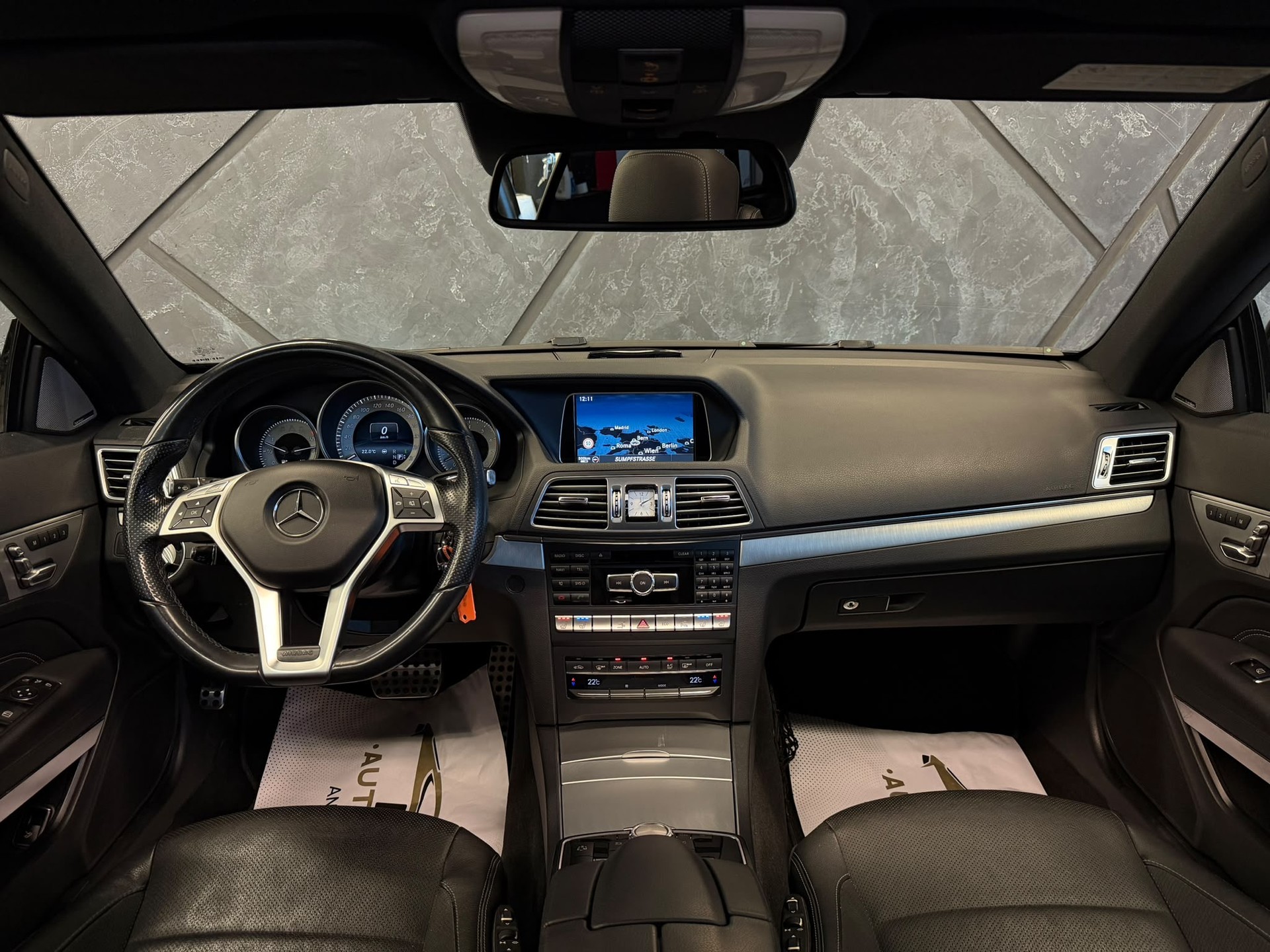MERCEDES-BENZ E 400 7G-Tronic Amg-Line-image-8