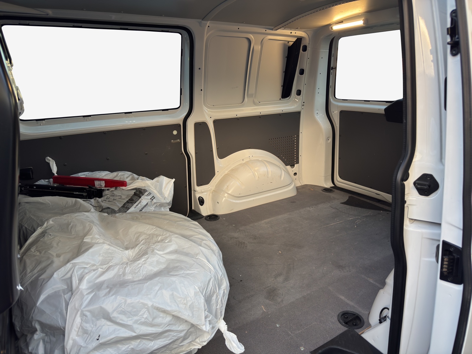 VW T6.1 2.0 TDI DSG-image-11