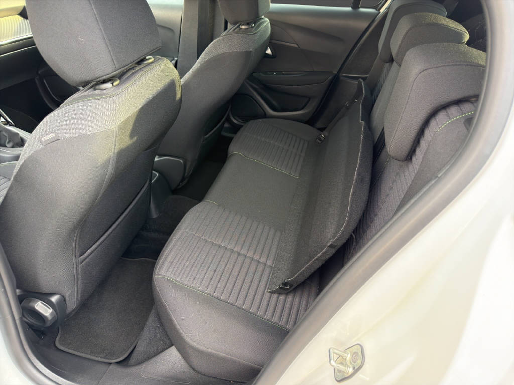 PEUGEOT 208 1.2 PureTech Style-image-10