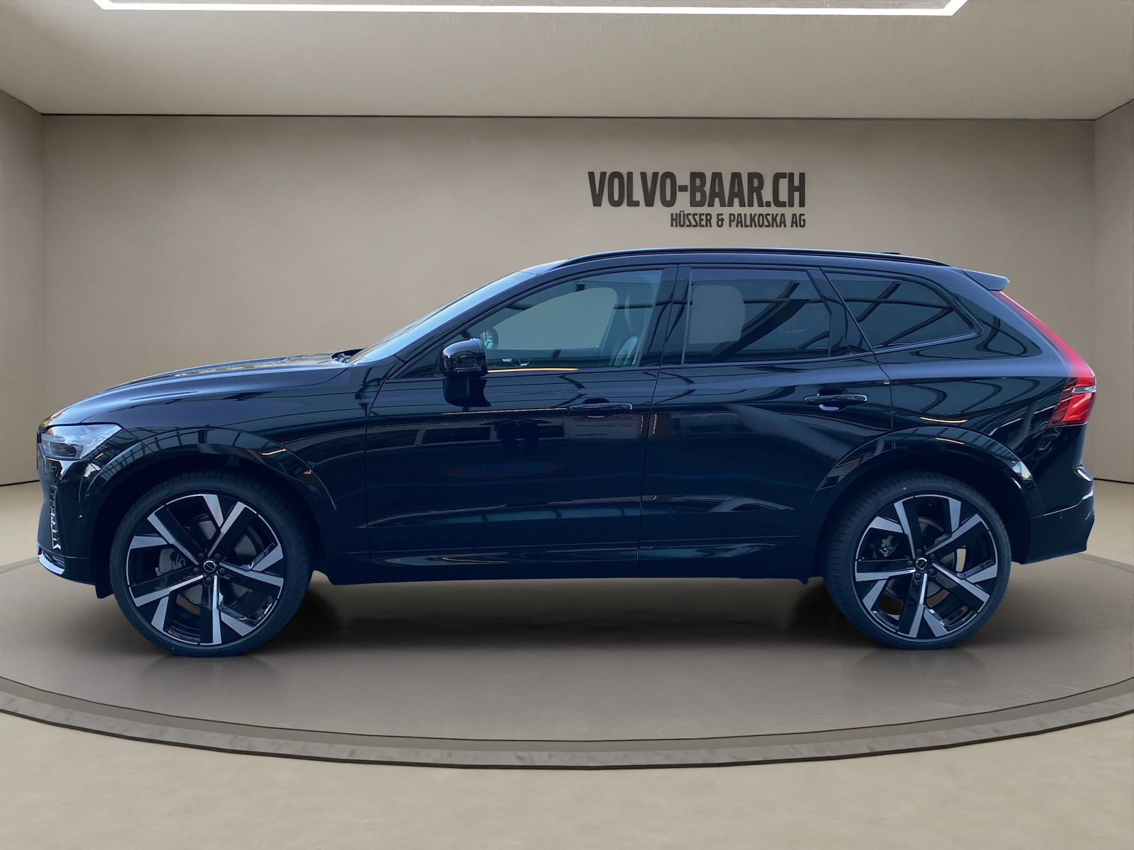 VOLVO XC60 2.0 B5 MH Black Edition AWD-image-1