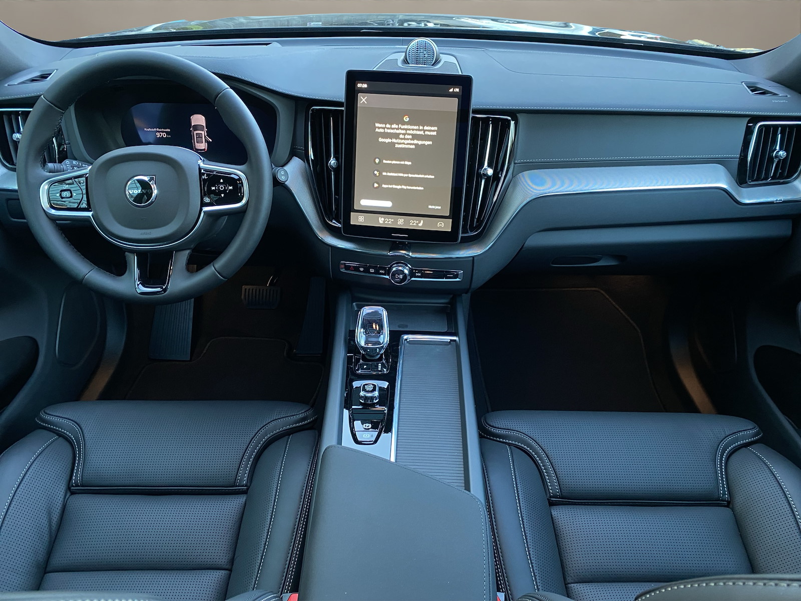 VOLVO XC60 2.0 B5 MH Black Edition AWD-image-13