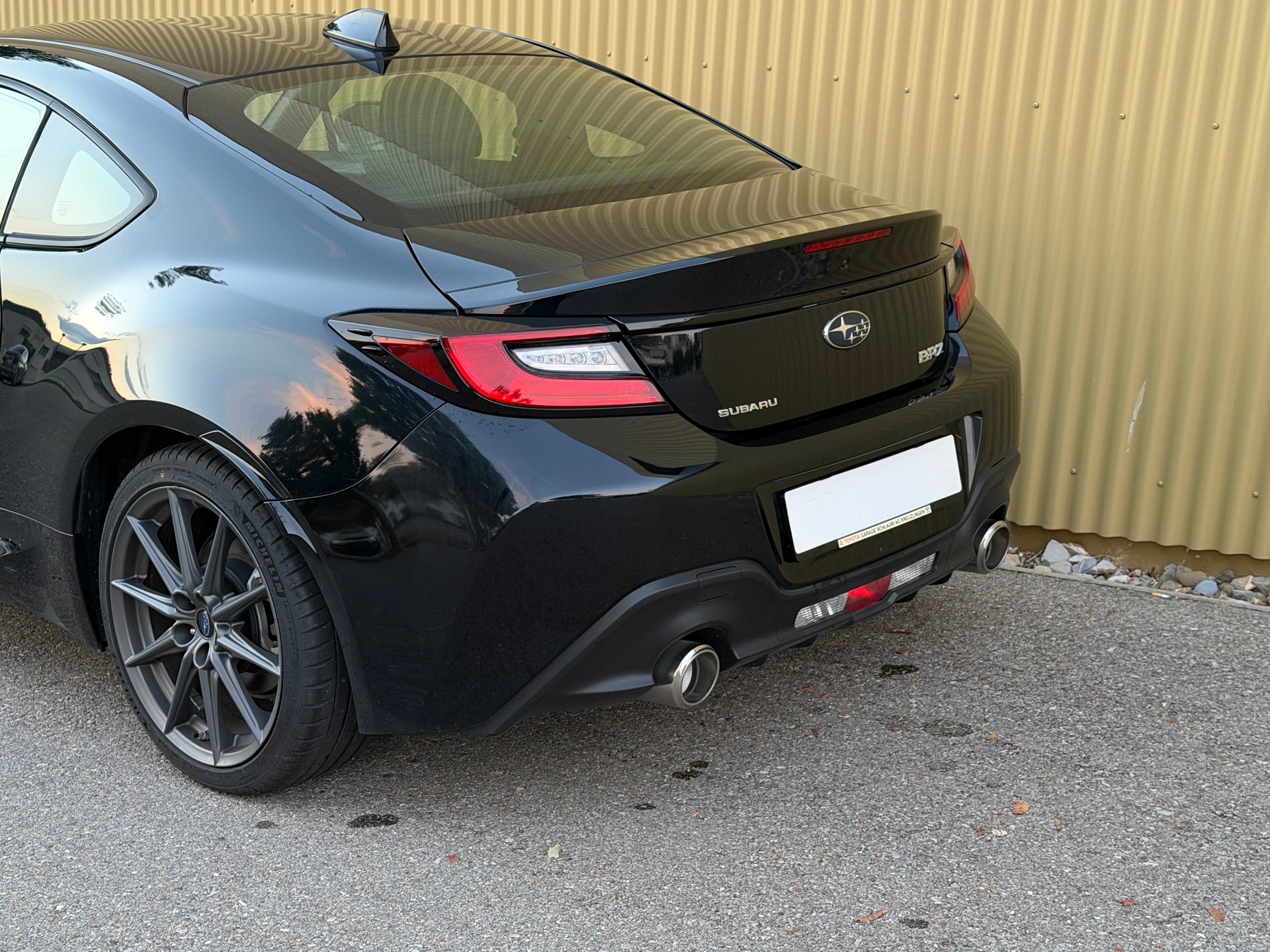 SUBARU BRZ 2.4 STI Line-image-4
