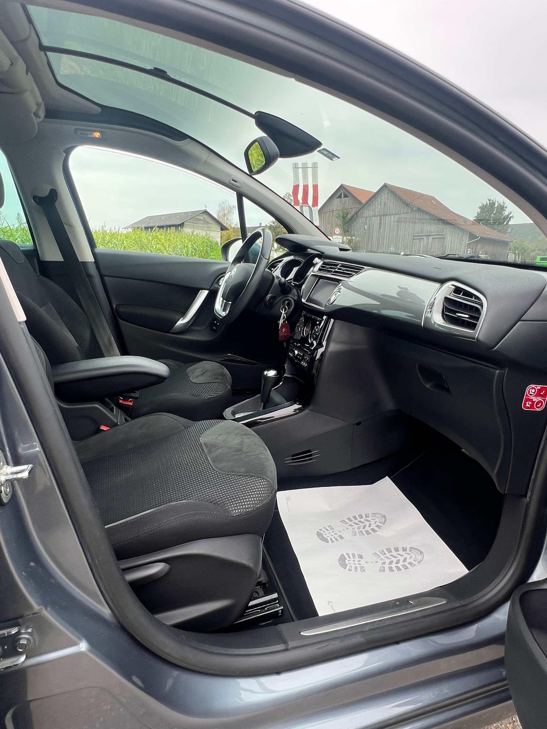 CITROEN C3 1.6i 16V Exclusive Automatic-image-14