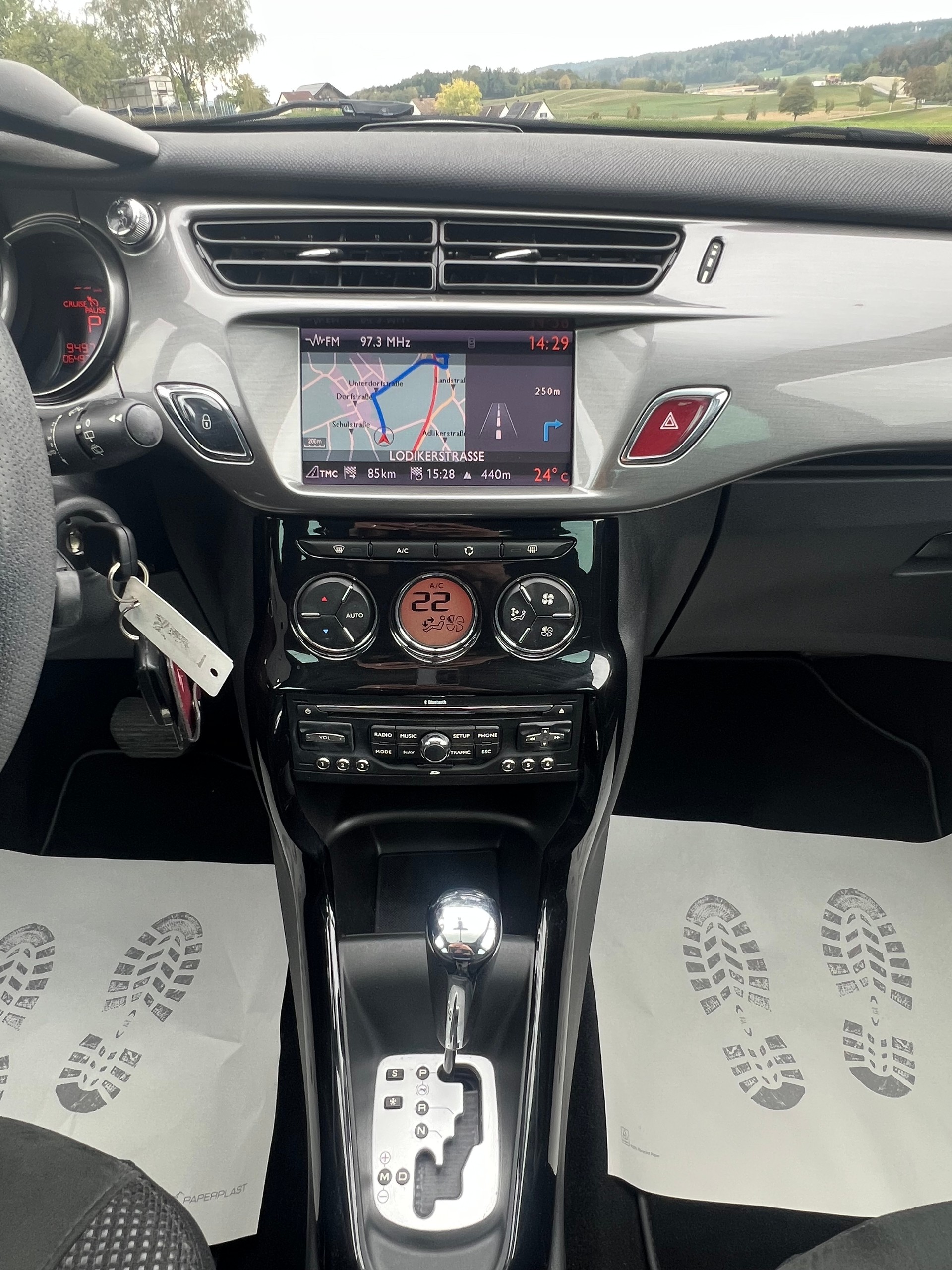 CITROEN C3 1.6i 16V Exclusive Automatic-image-12