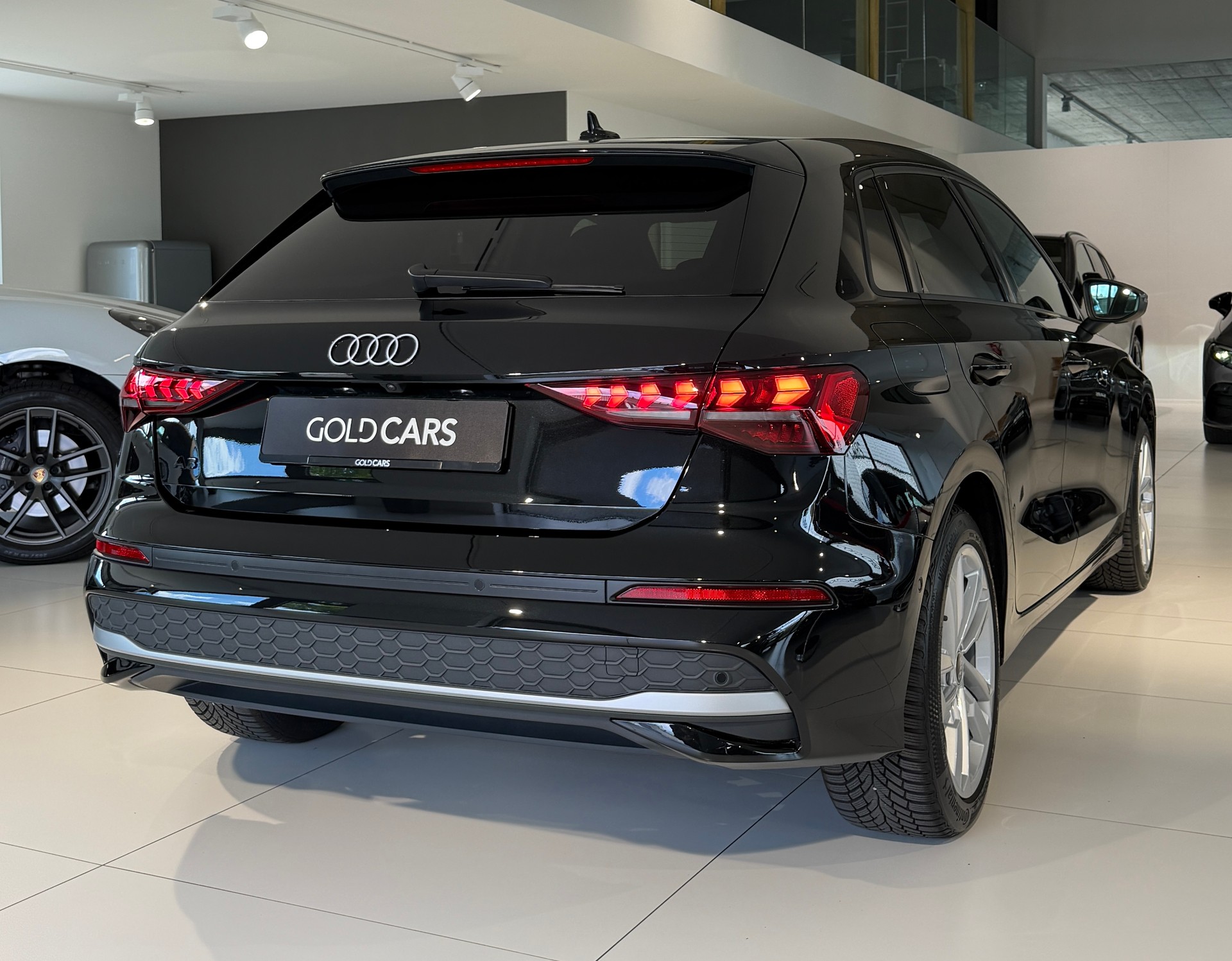 AUDI A3 Sportback TFSI 110 kW Attraction S tronic-image-6