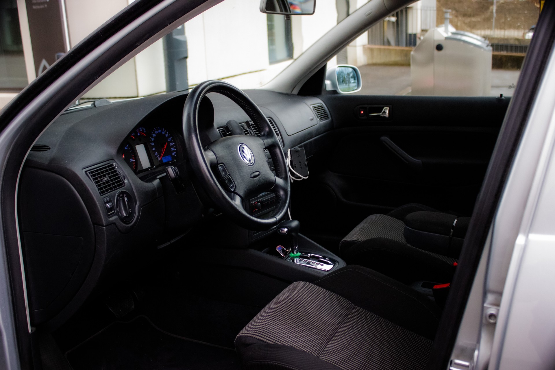 VW Golf 1.9 TDI AUTOMAT Comfortline-image-8
