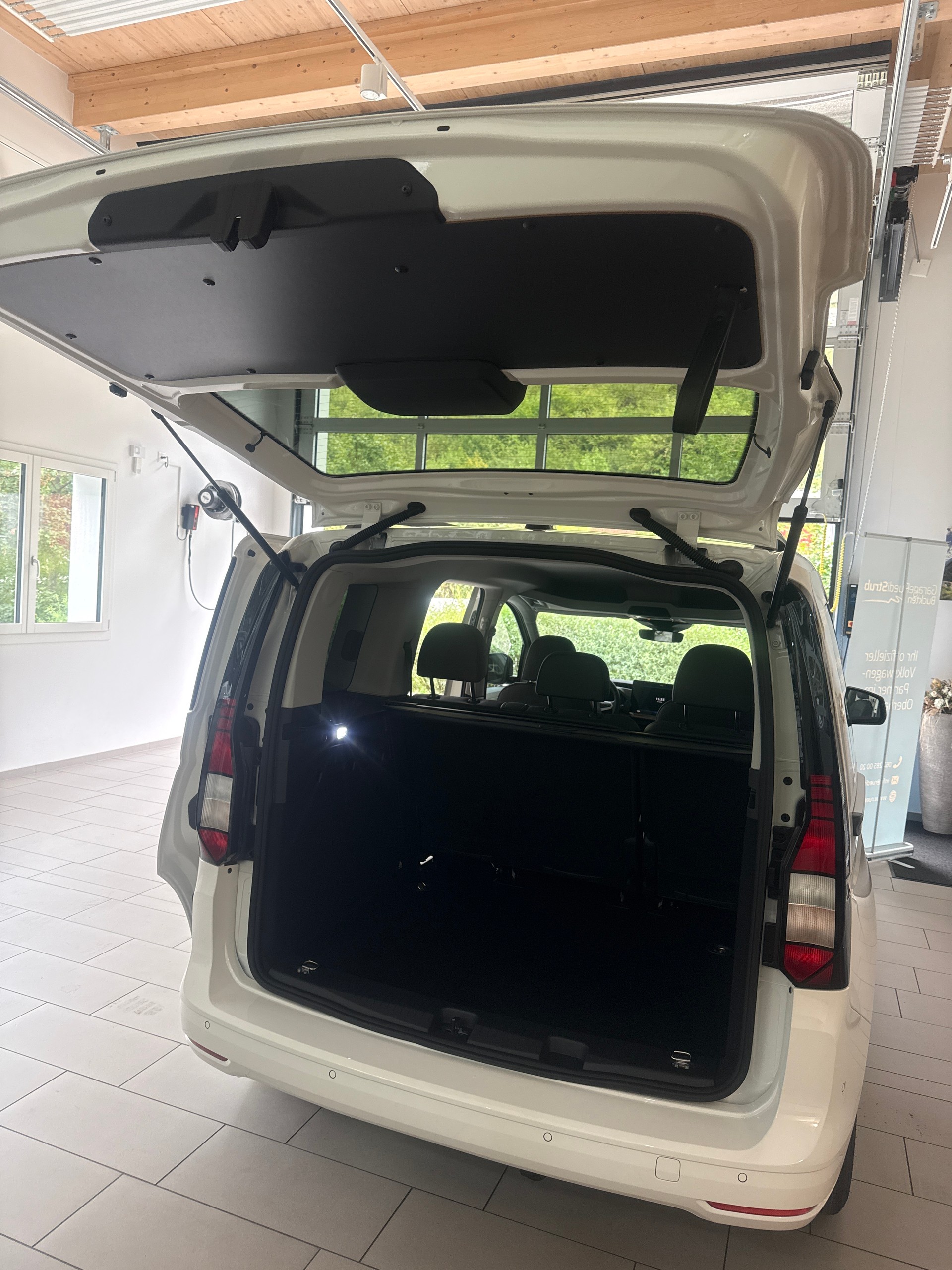 VW Caddy 1.5 TSI Trend Liberty-image-6