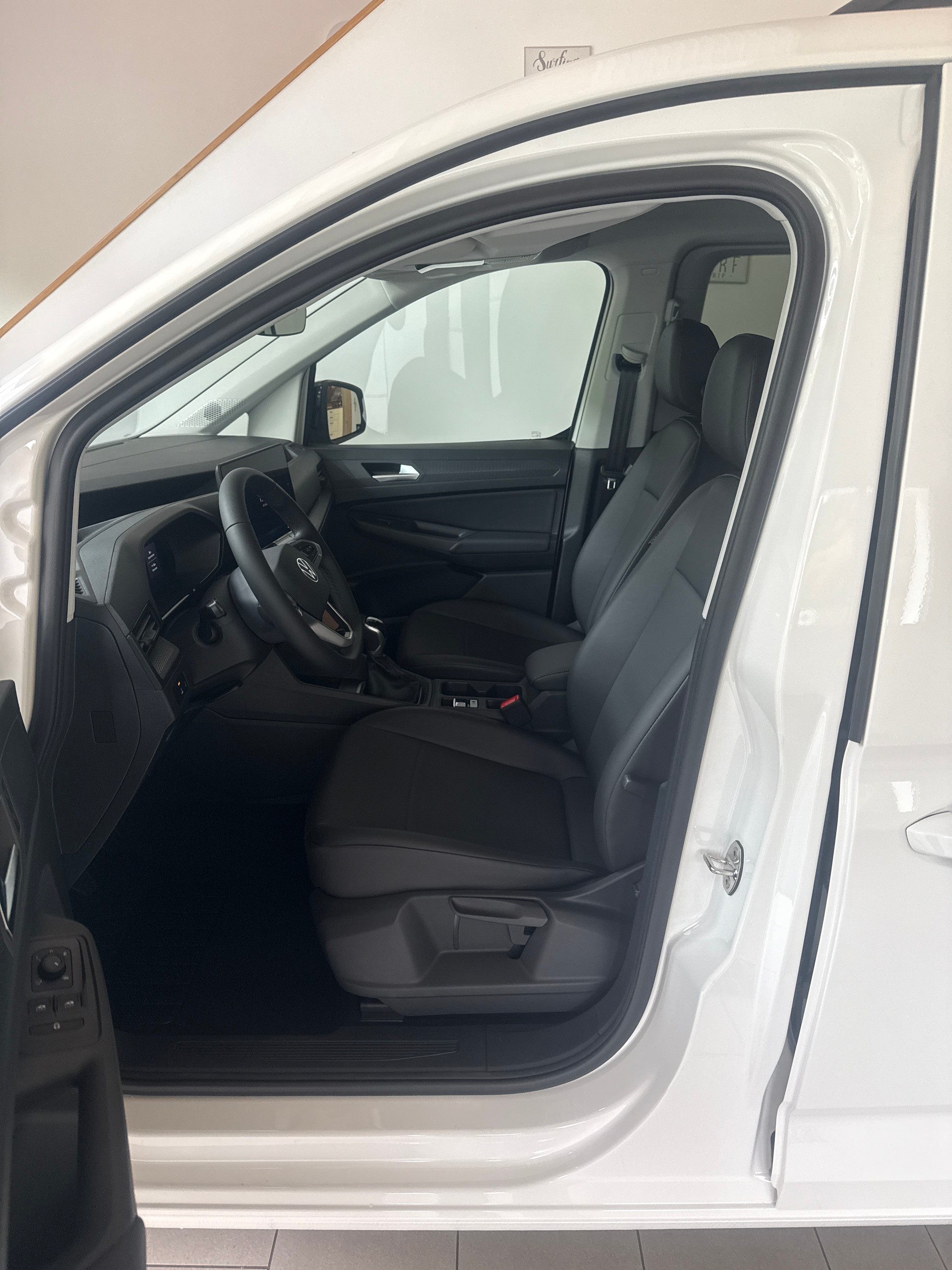 VW Caddy 1.5 TSI Trend Liberty-image-3