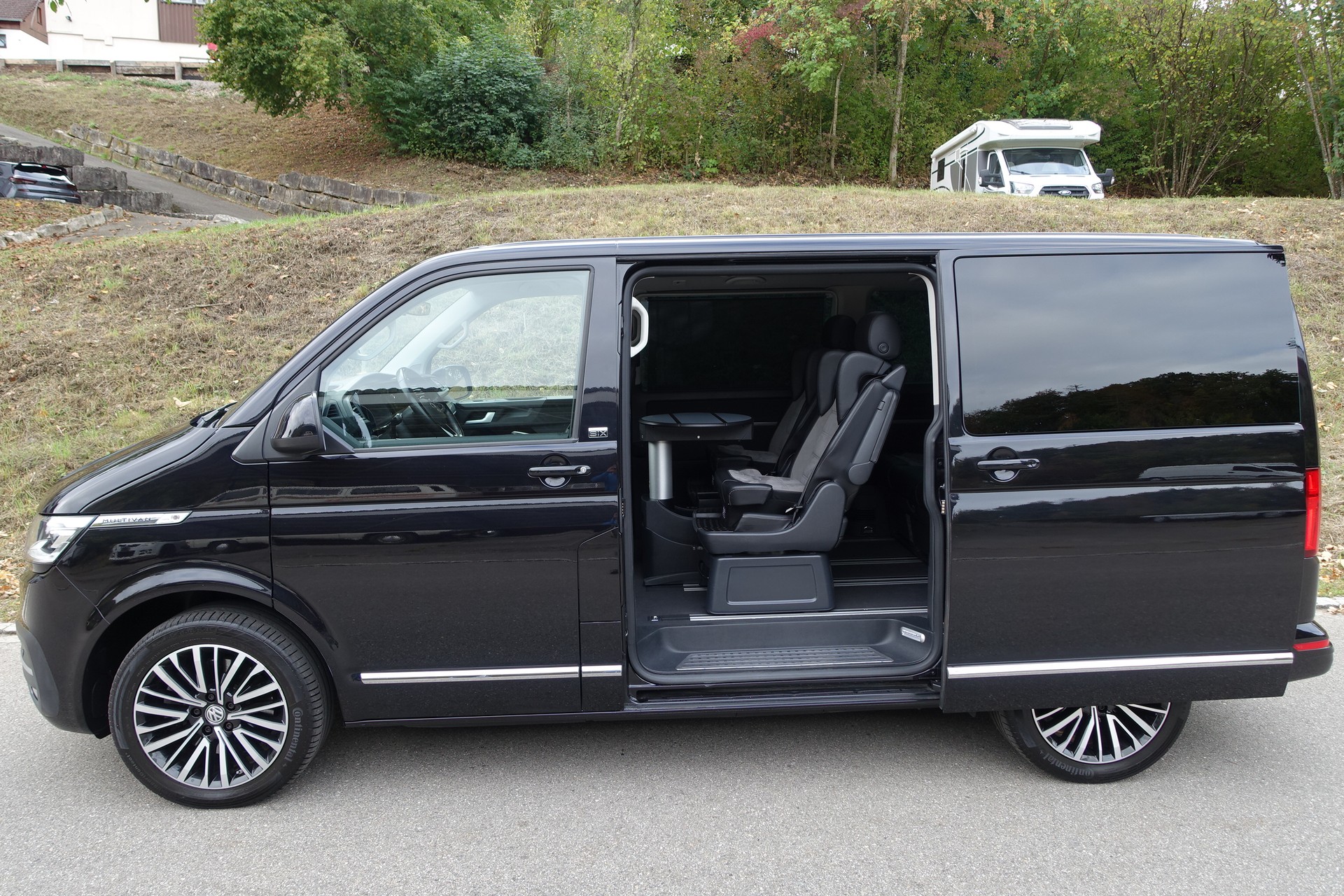 VW T6.1 Multivan 2.0 Bi-TDI Highline Generation Six 4Motion DSG-image-8