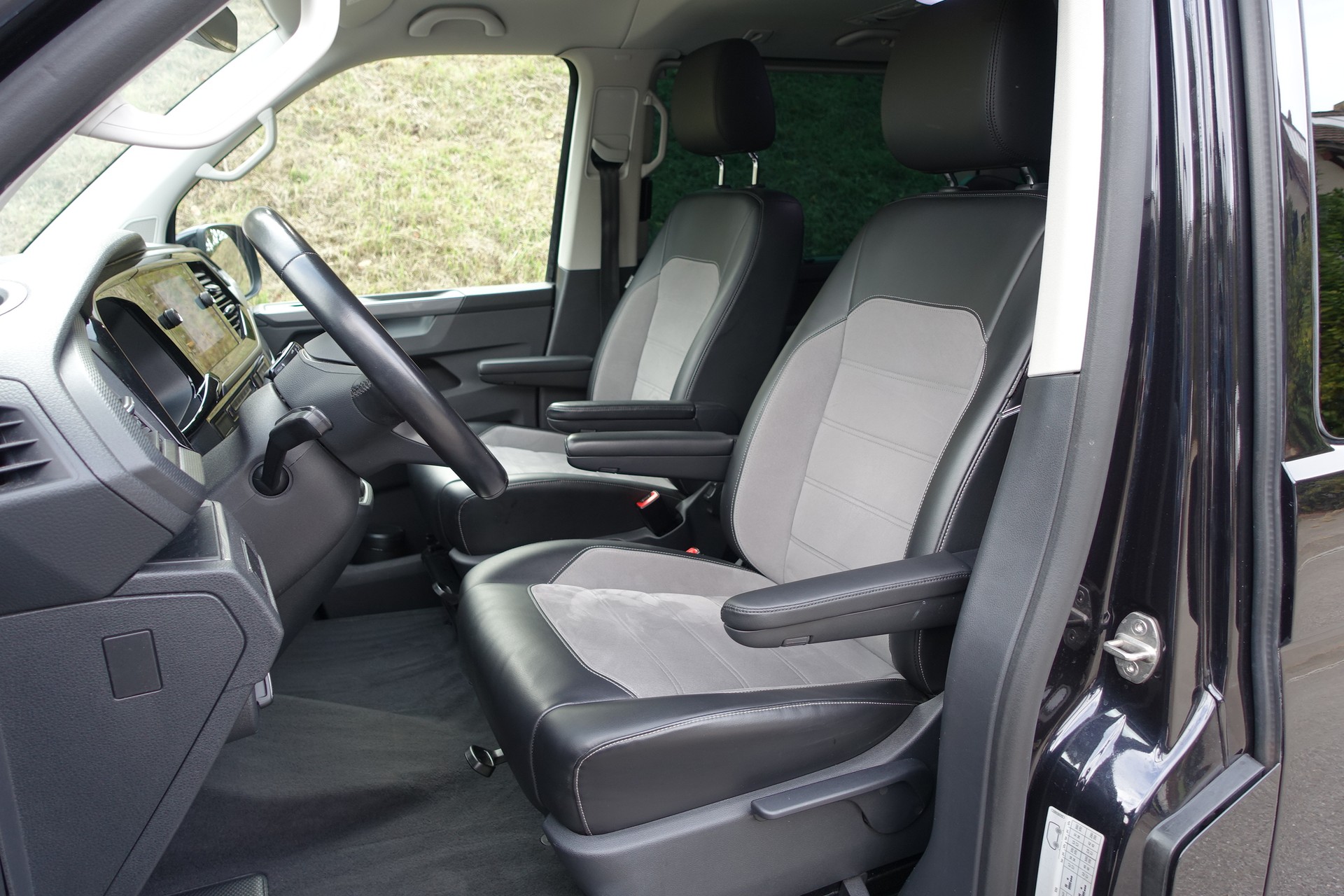 VW T6.1 Multivan 2.0 Bi-TDI Highline Generation Six 4Motion DSG-image-3
