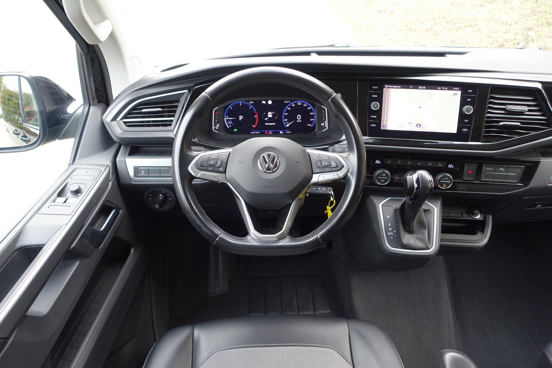 VW T6.1 Multivan 2.0 Bi-TDI Highline Generation Six 4Motion DSG-image-2