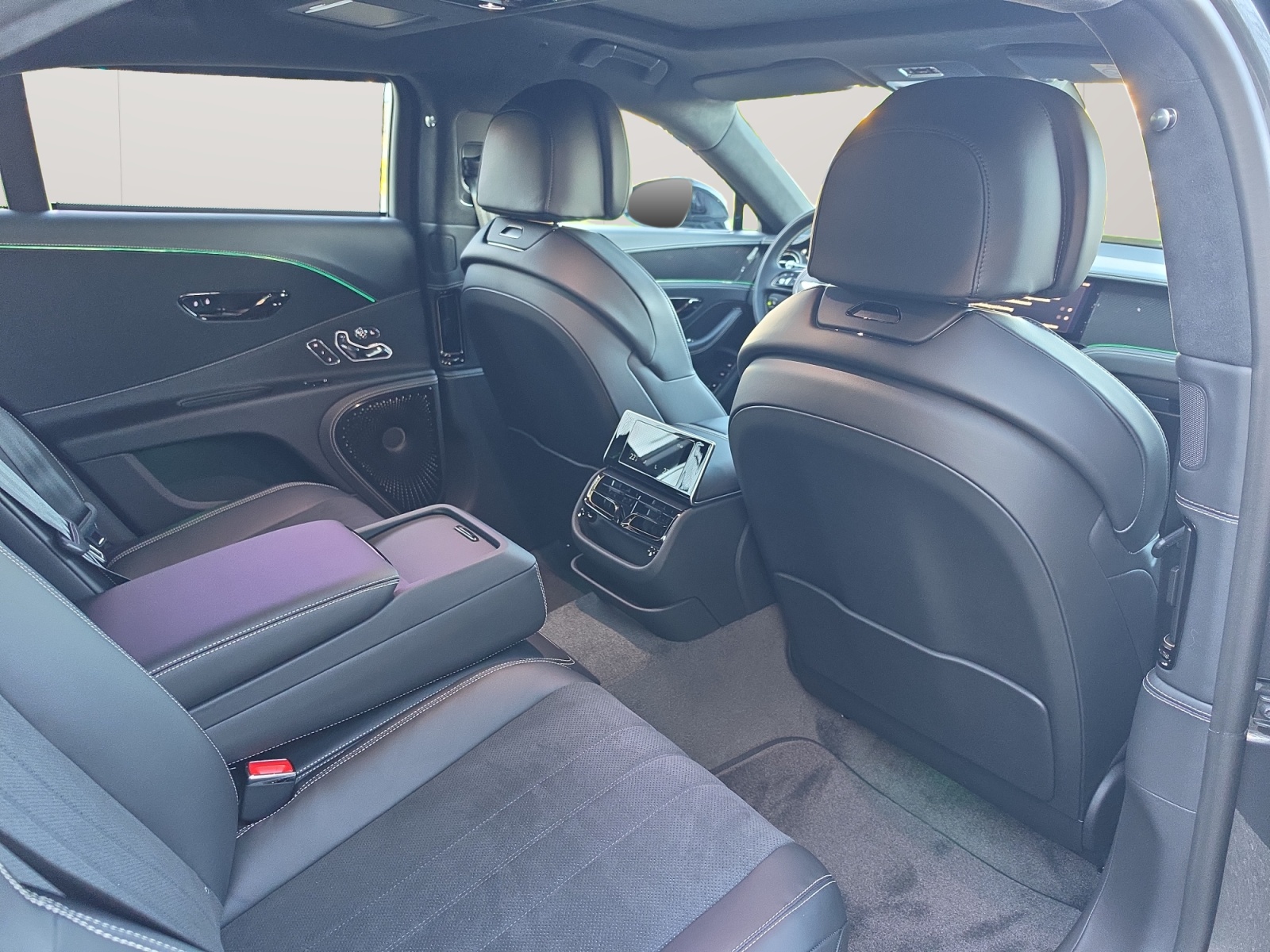 BENTLEY NEW Flying Spur S V8-image-12