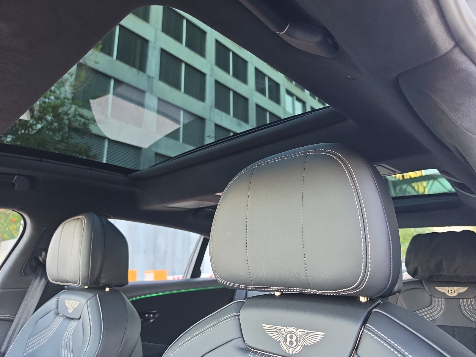 BENTLEY NEW Flying Spur S V8-image-24
