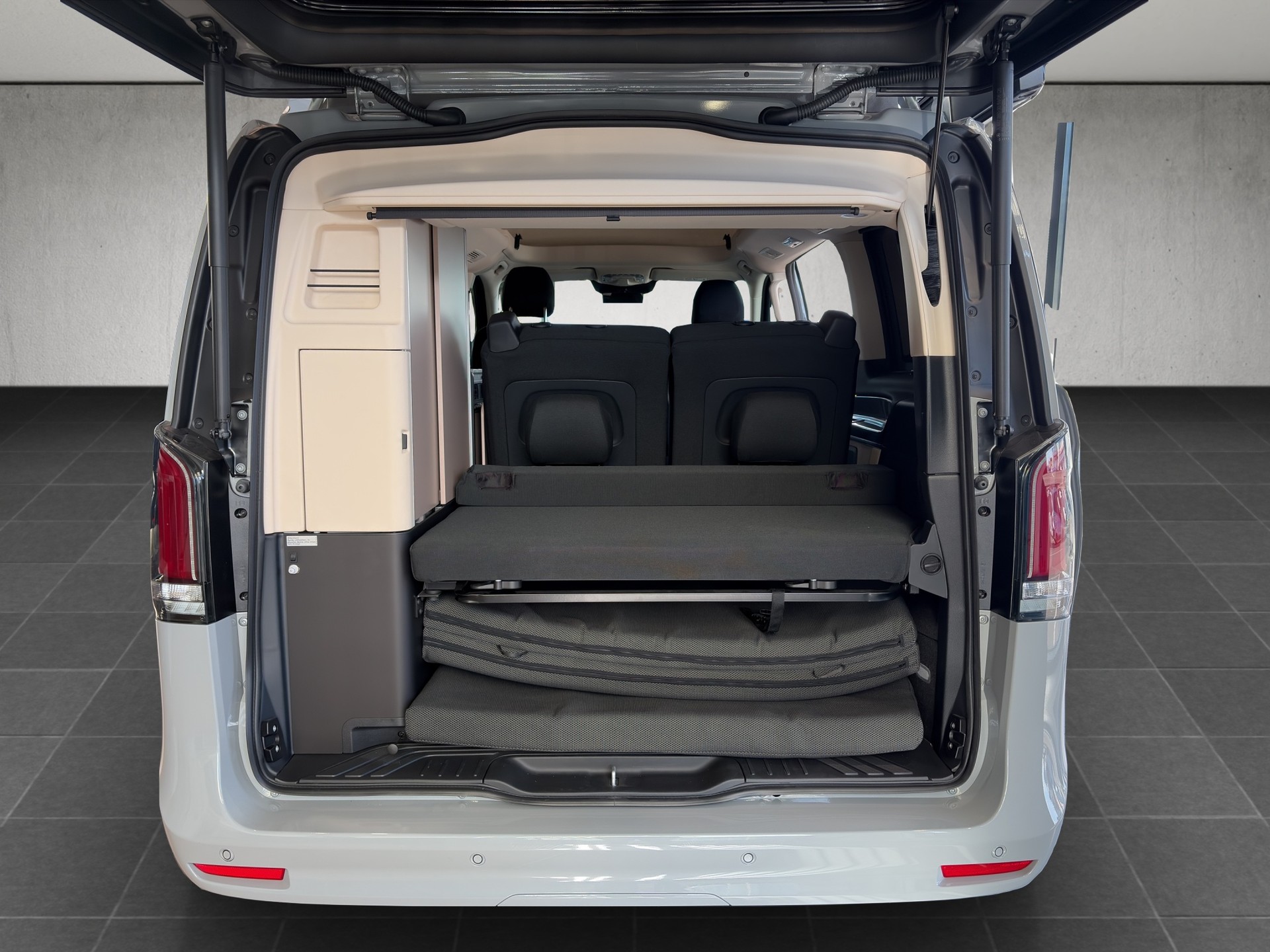MERCEDES-BENZ Marco Polo 250 d Standard 3200mm L-image-14