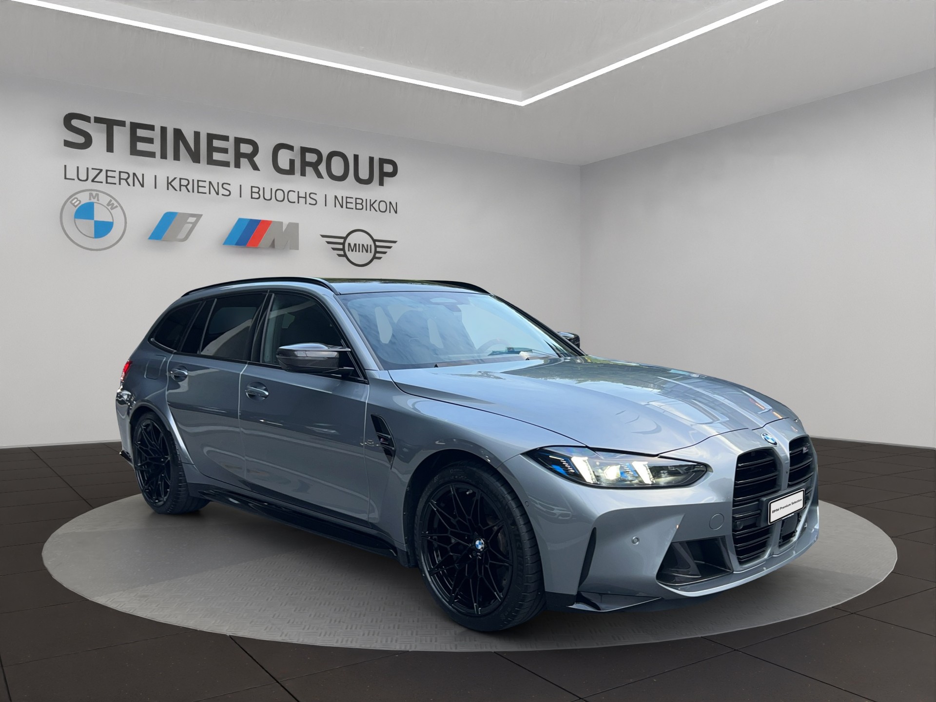 BMW M3 Touring xDrive Competition M-showroom-element-2