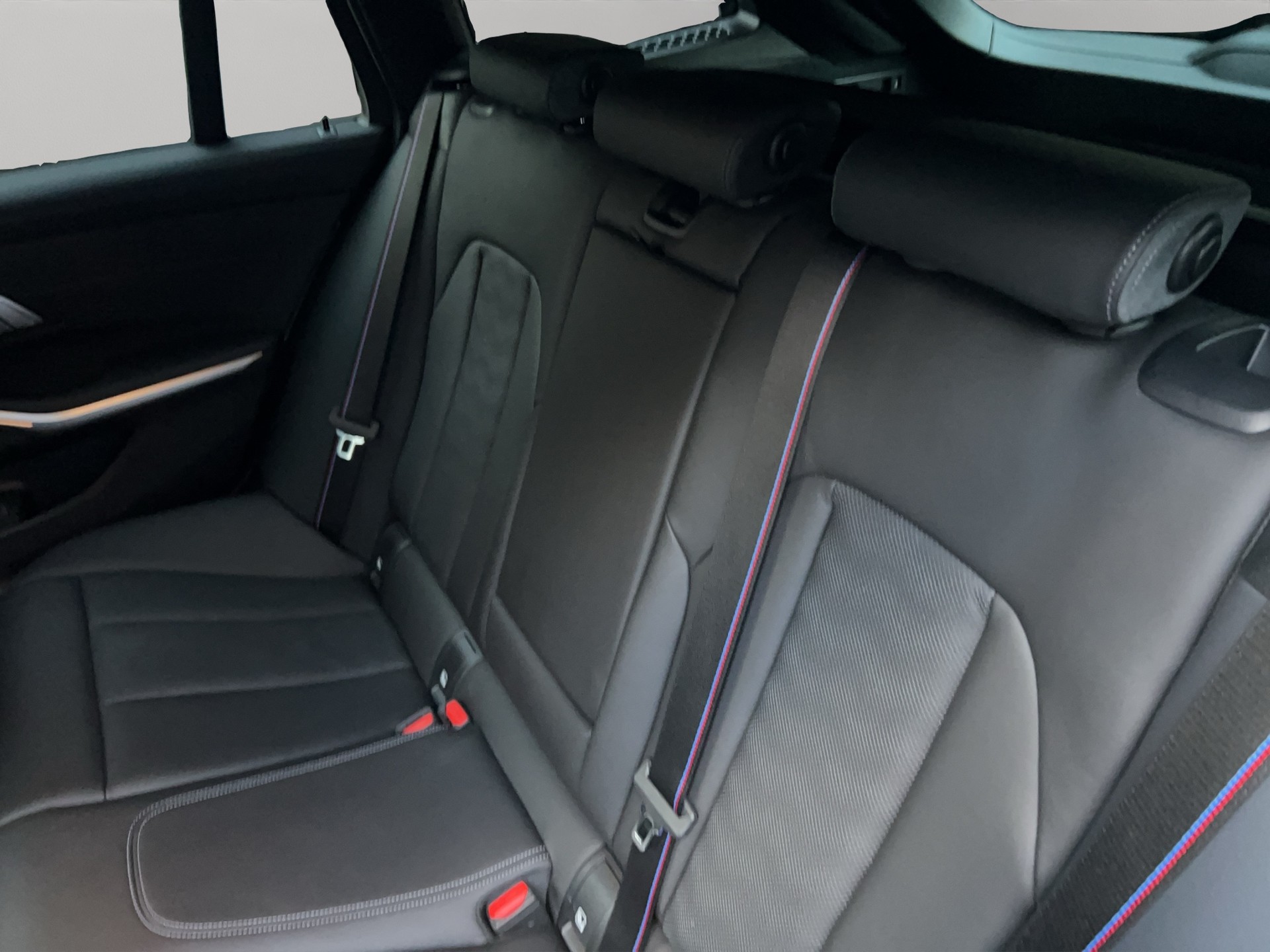 BMW M3 Touring xDrive Competition M-image-18
