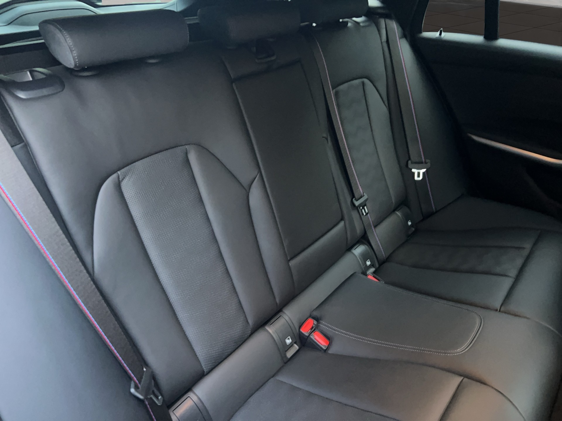 BMW M3 Touring xDrive Competition M-image-21