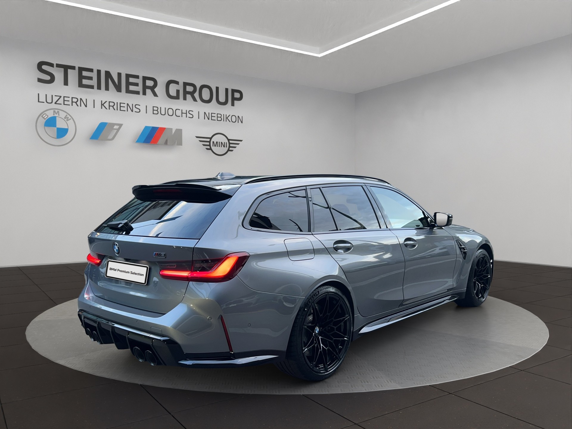 BMW M3 Touring xDrive Competition M-image-4