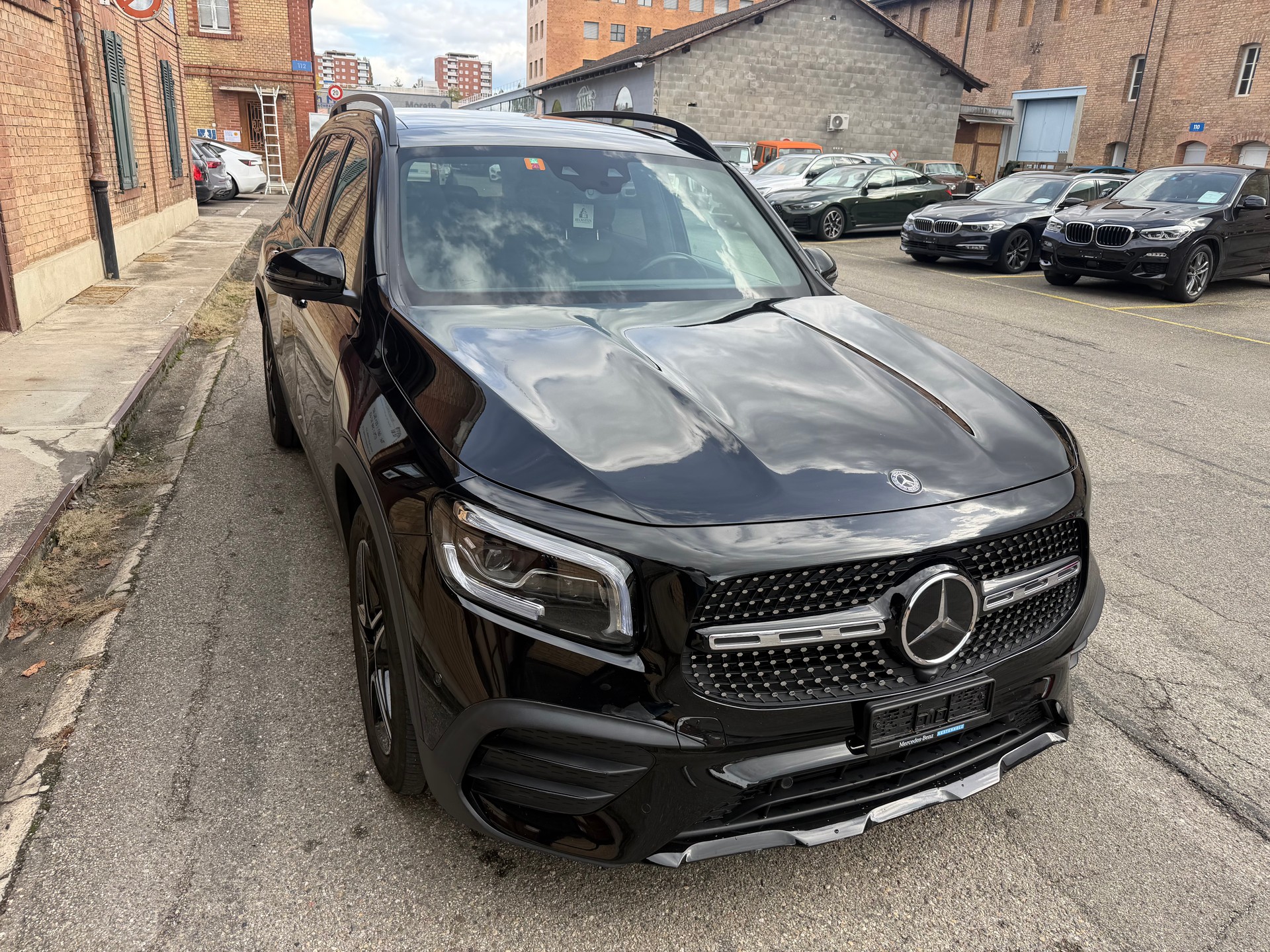 MERCEDES-BENZ GLB 250 4Matic AMG Line 8G-Tronic-image-7