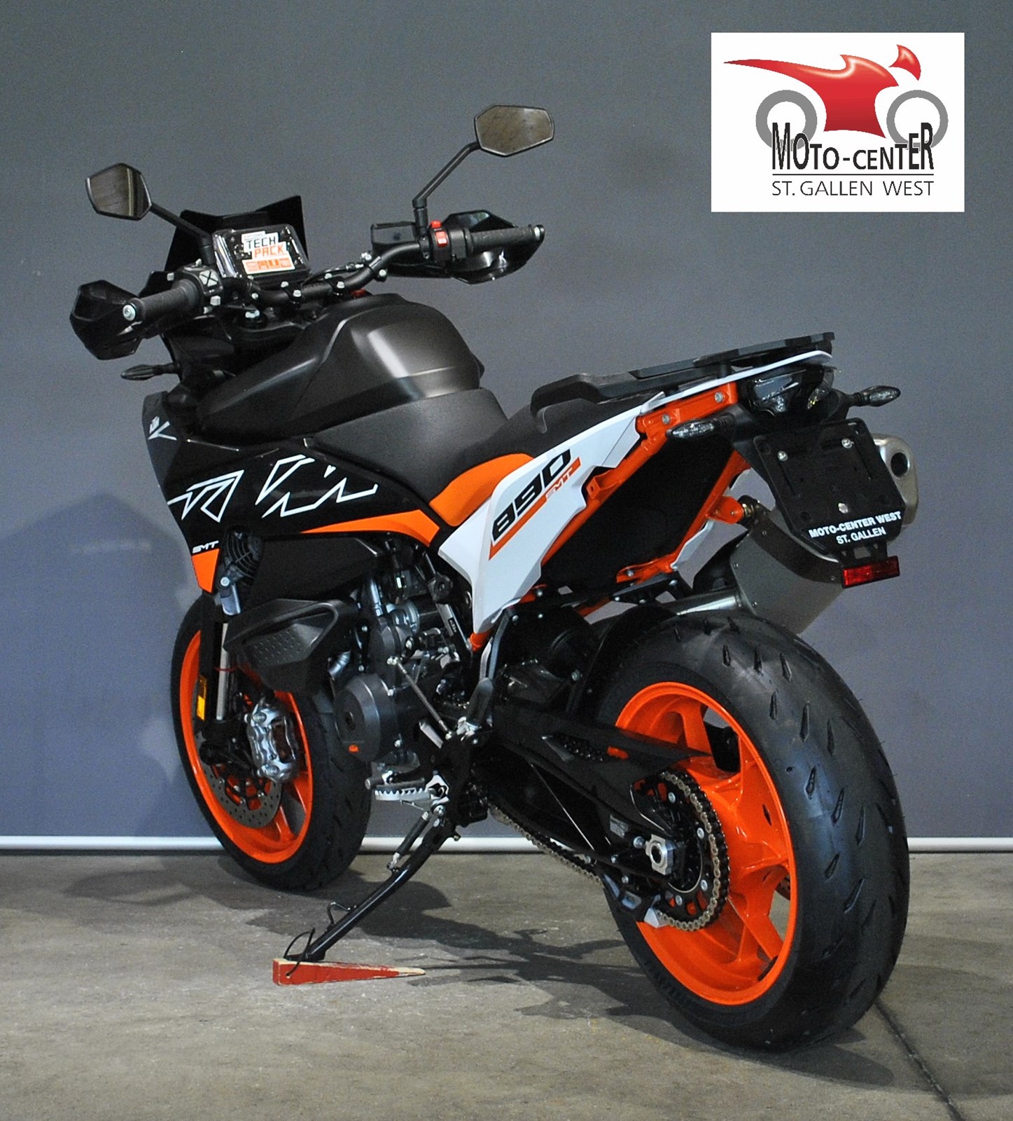 KTM Supermoto 890 SMT-showroom-element-3