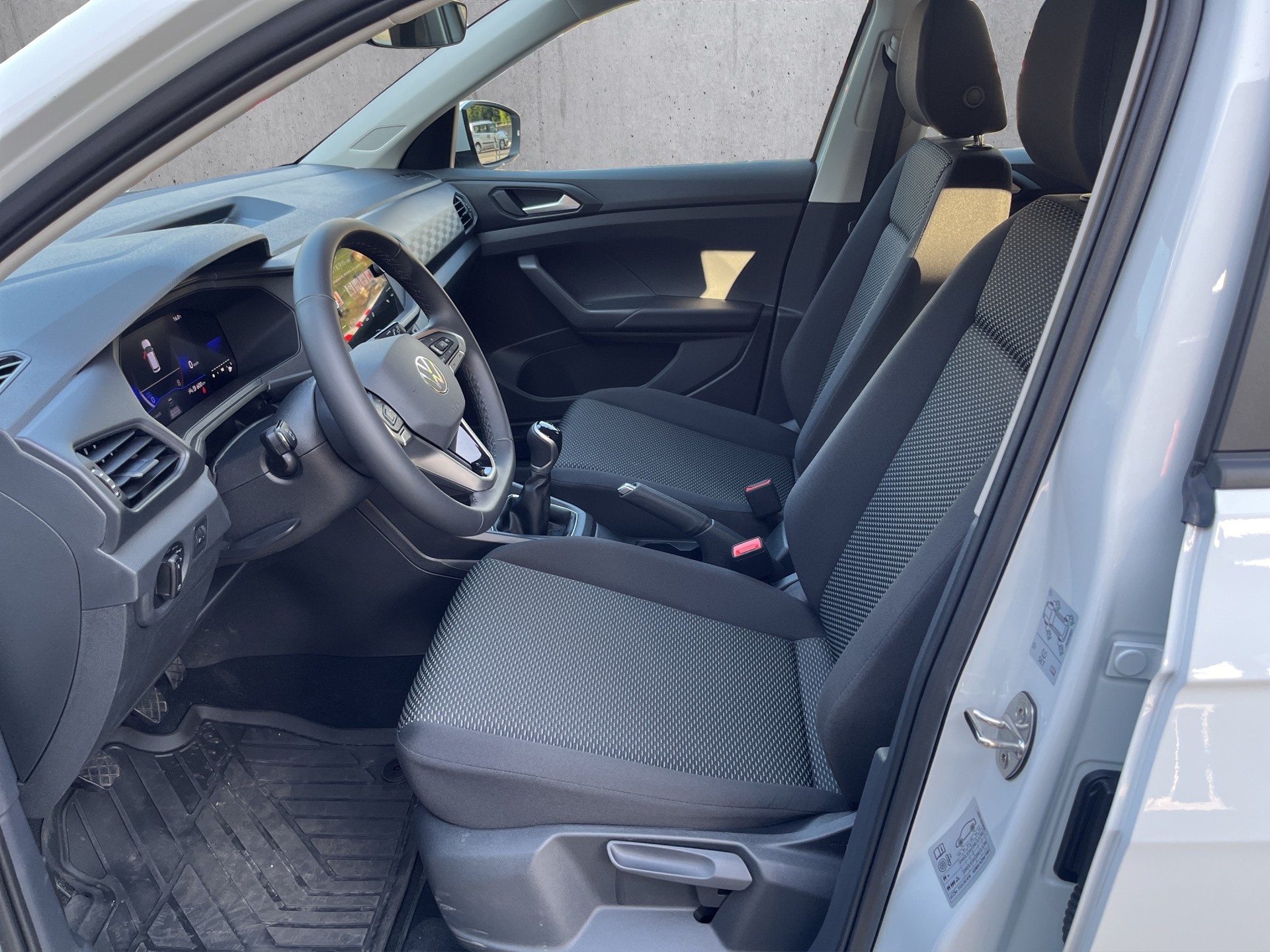 VW T-Cross 1.0 TSI-image-4