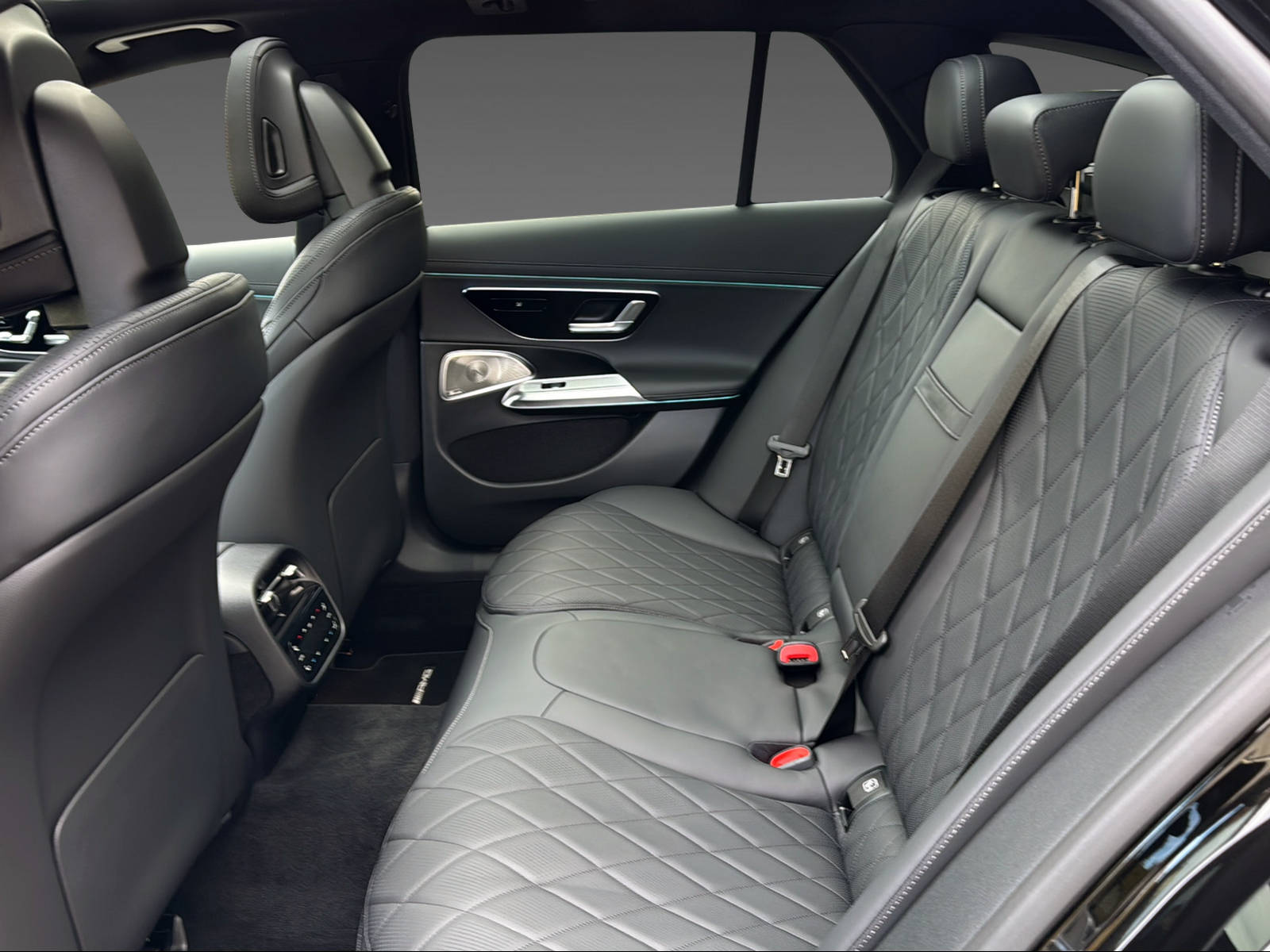 MERCEDES-BENZ E 220 d T 4M 9G-Tronic-image-10