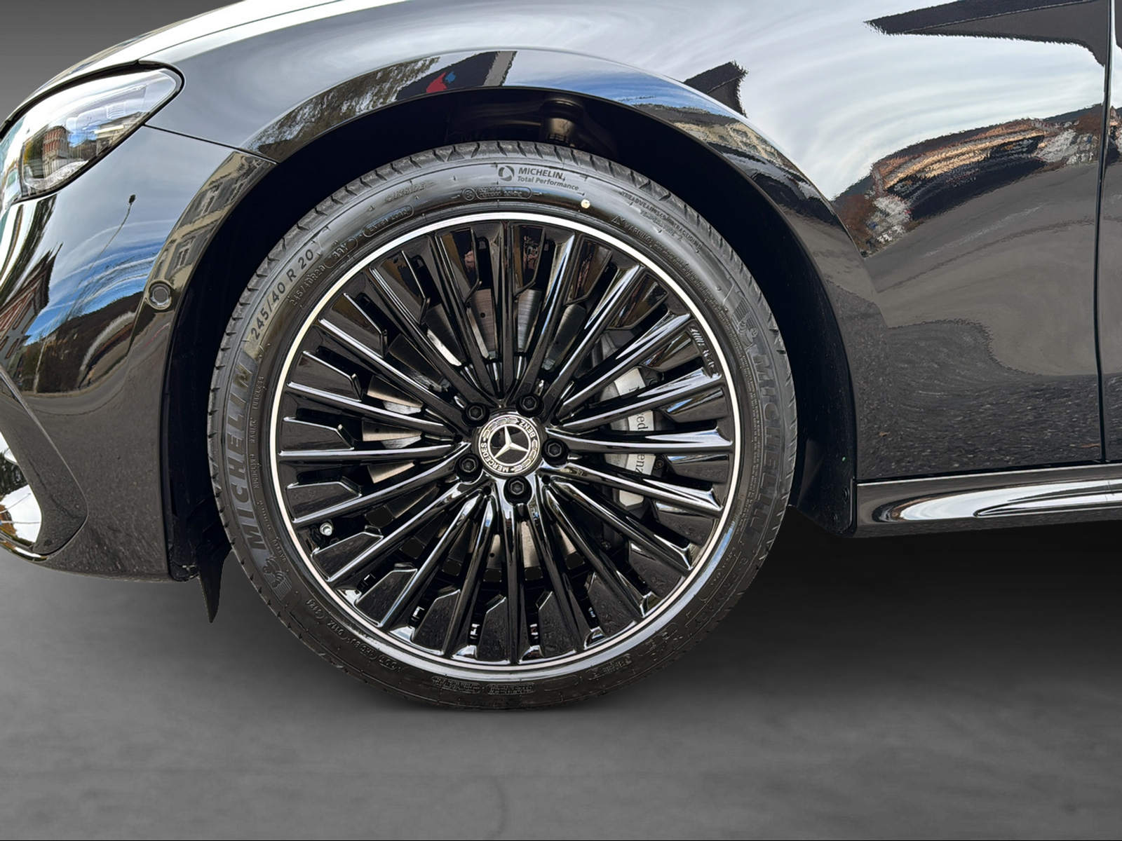 MERCEDES-BENZ E 220 d T 4M 9G-Tronic-image-5