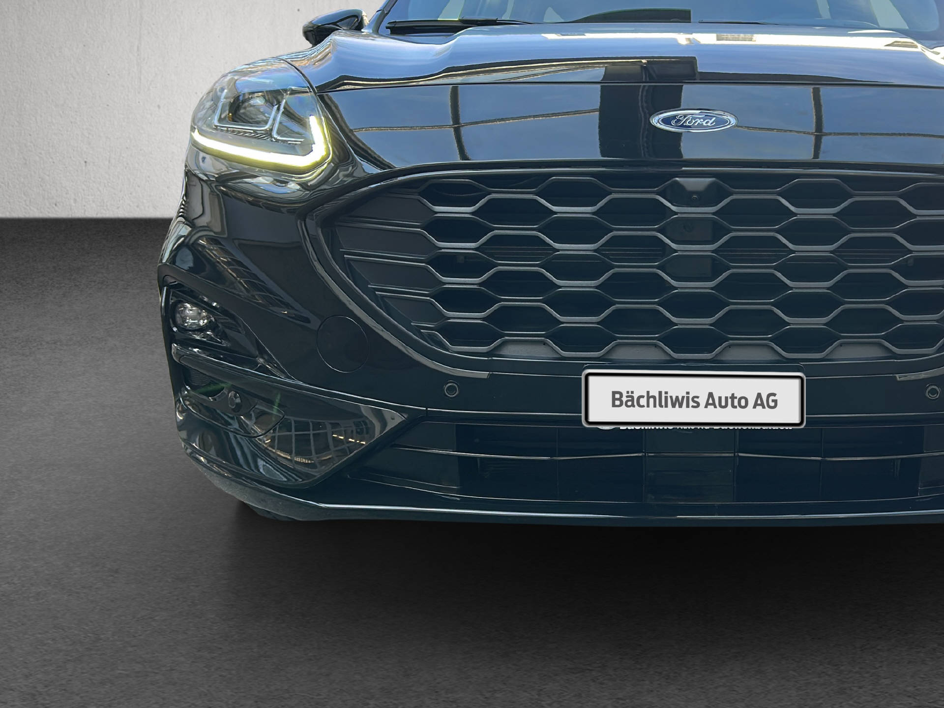 FORD Kuga 2.5 Plug-in Hybrid ST-Line X-image-8