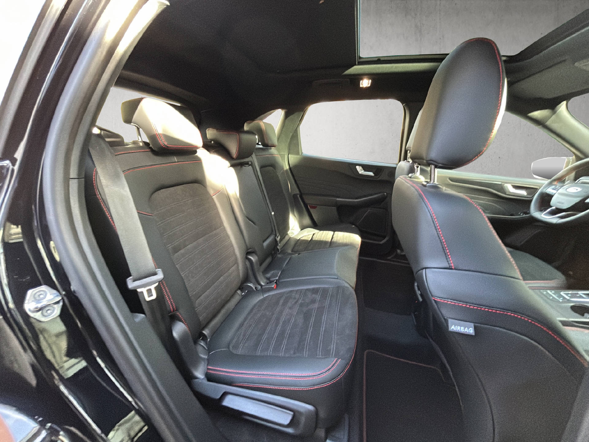 FORD Kuga 2.5 Plug-in Hybrid ST-Line X-image-19