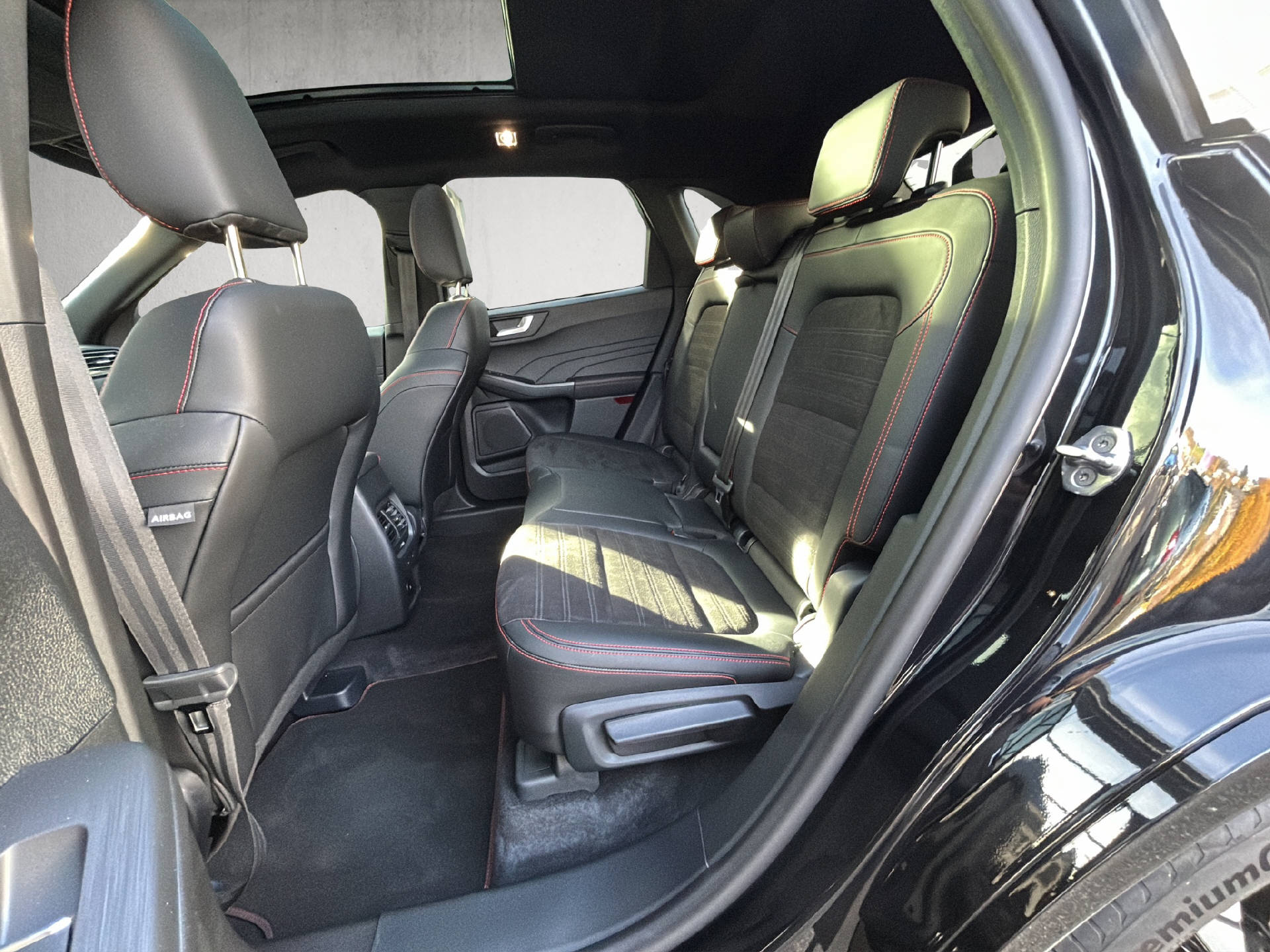 FORD Kuga 2.5 Plug-in Hybrid ST-Line X-image-13