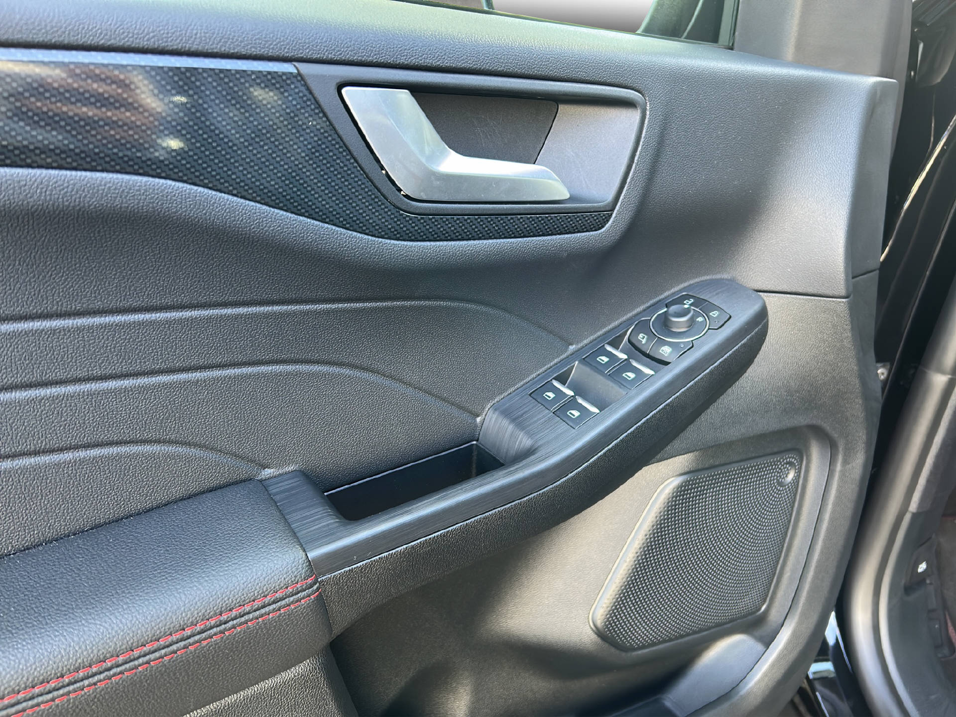 FORD Kuga 2.5 Plug-in Hybrid ST-Line X-image-12
