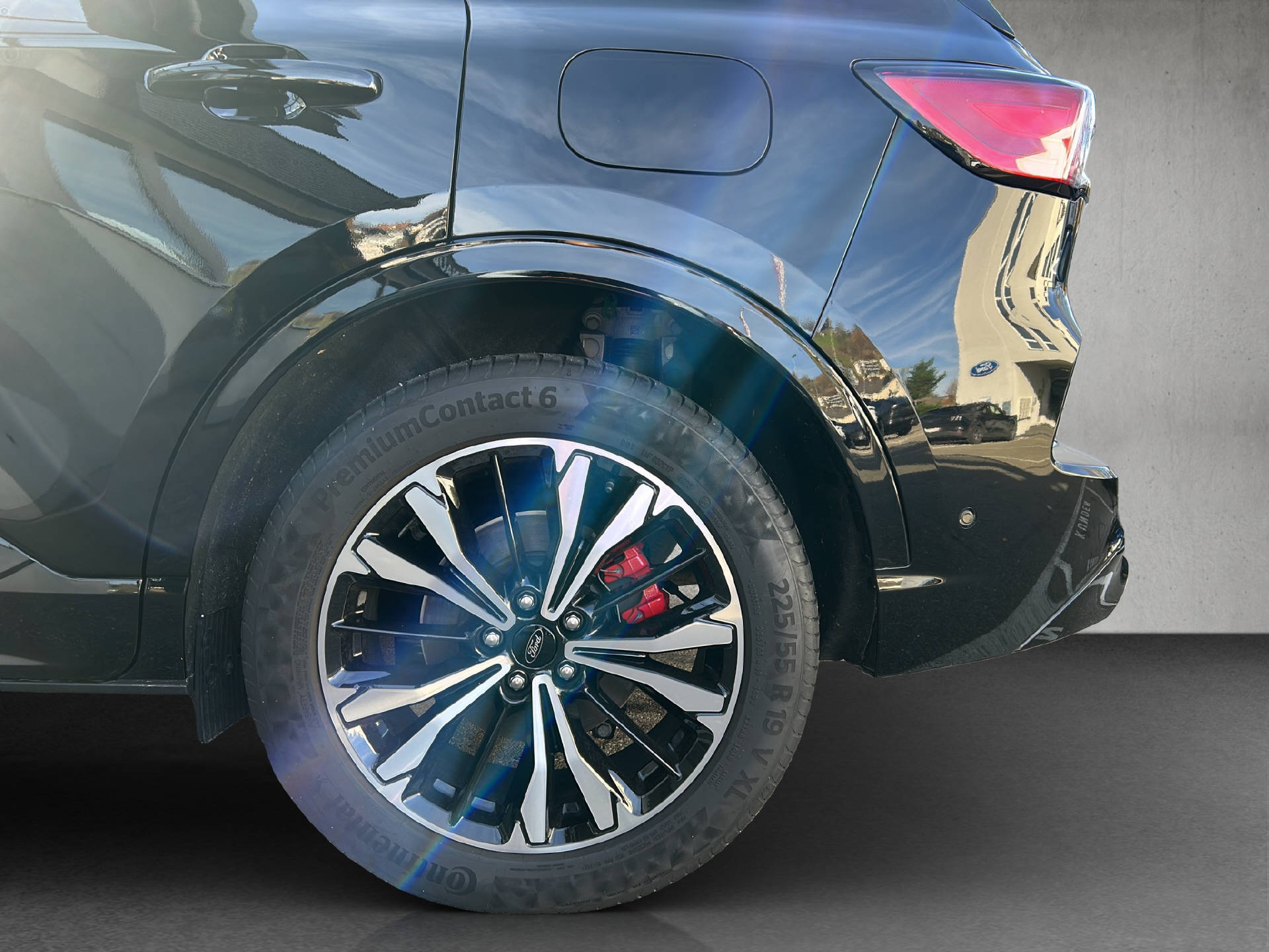 FORD Kuga 2.5 Plug-in Hybrid ST-Line X-image-24