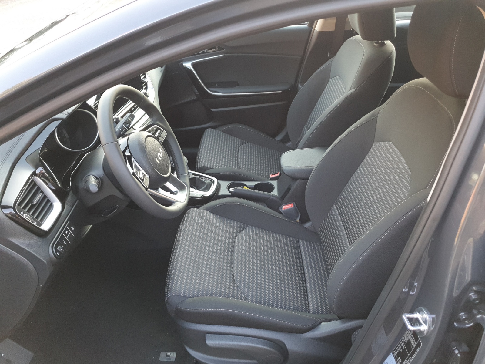 KIA Ceed 1.5 T-GDi Power-image-7