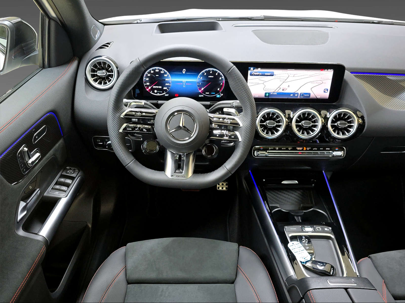 MERCEDES-BENZ GLA 35 4Matic-image-6