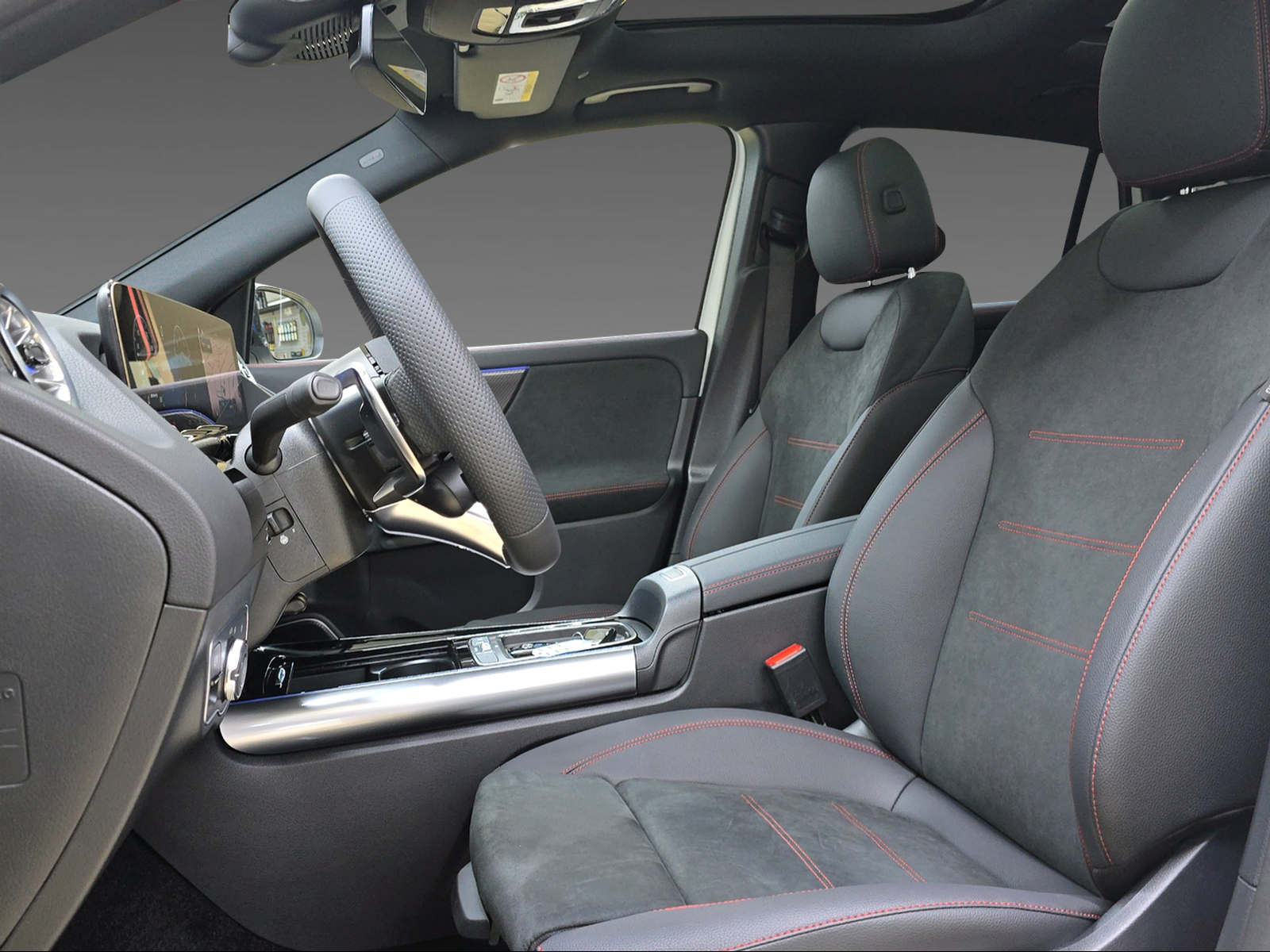 MERCEDES-BENZ GLA 35 4Matic-image-8