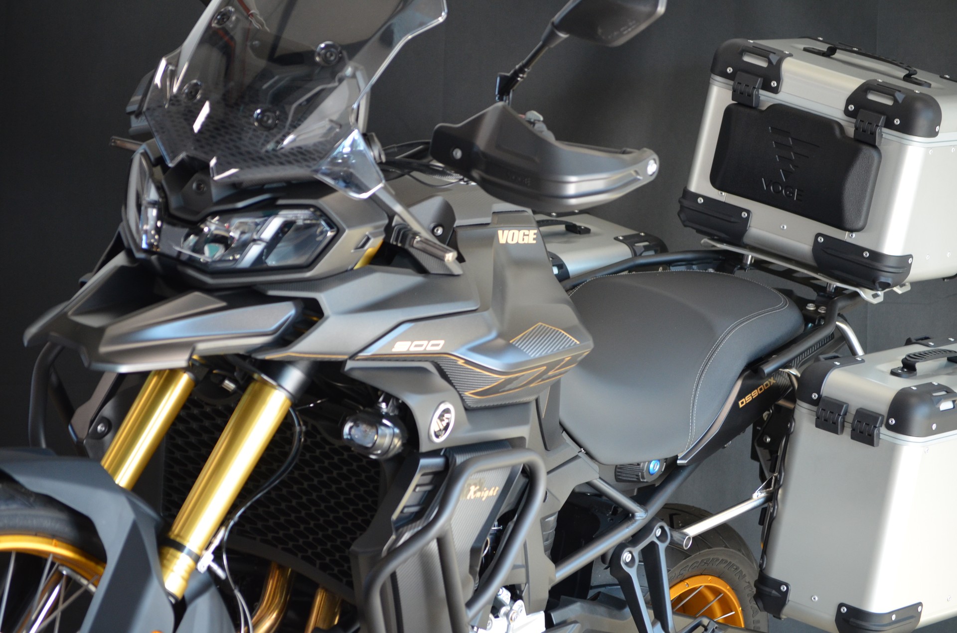 VOGE 900 DSX BLACK KNIGHT-image-9