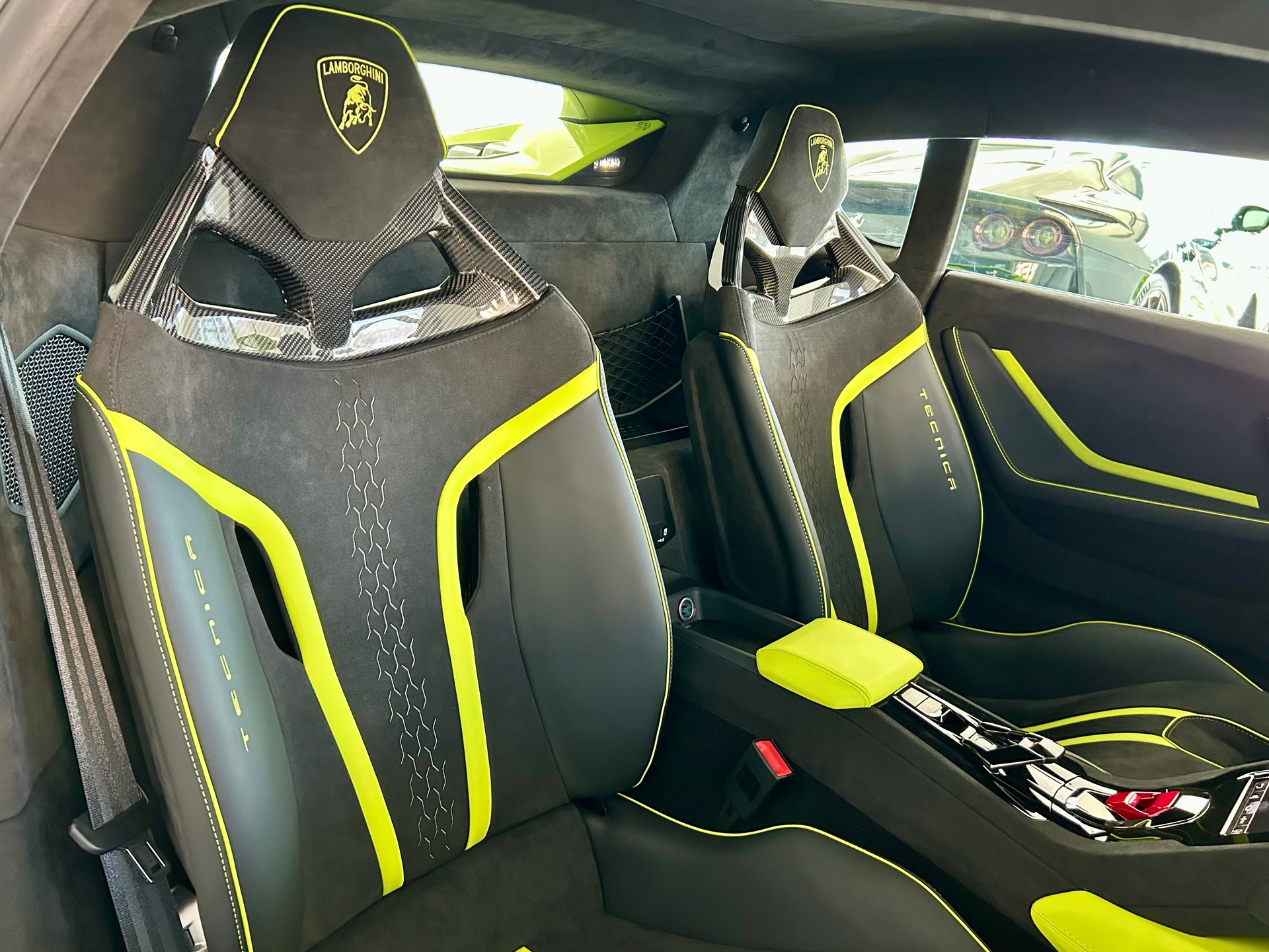 LAMBORGHINI Tecnica-image-12