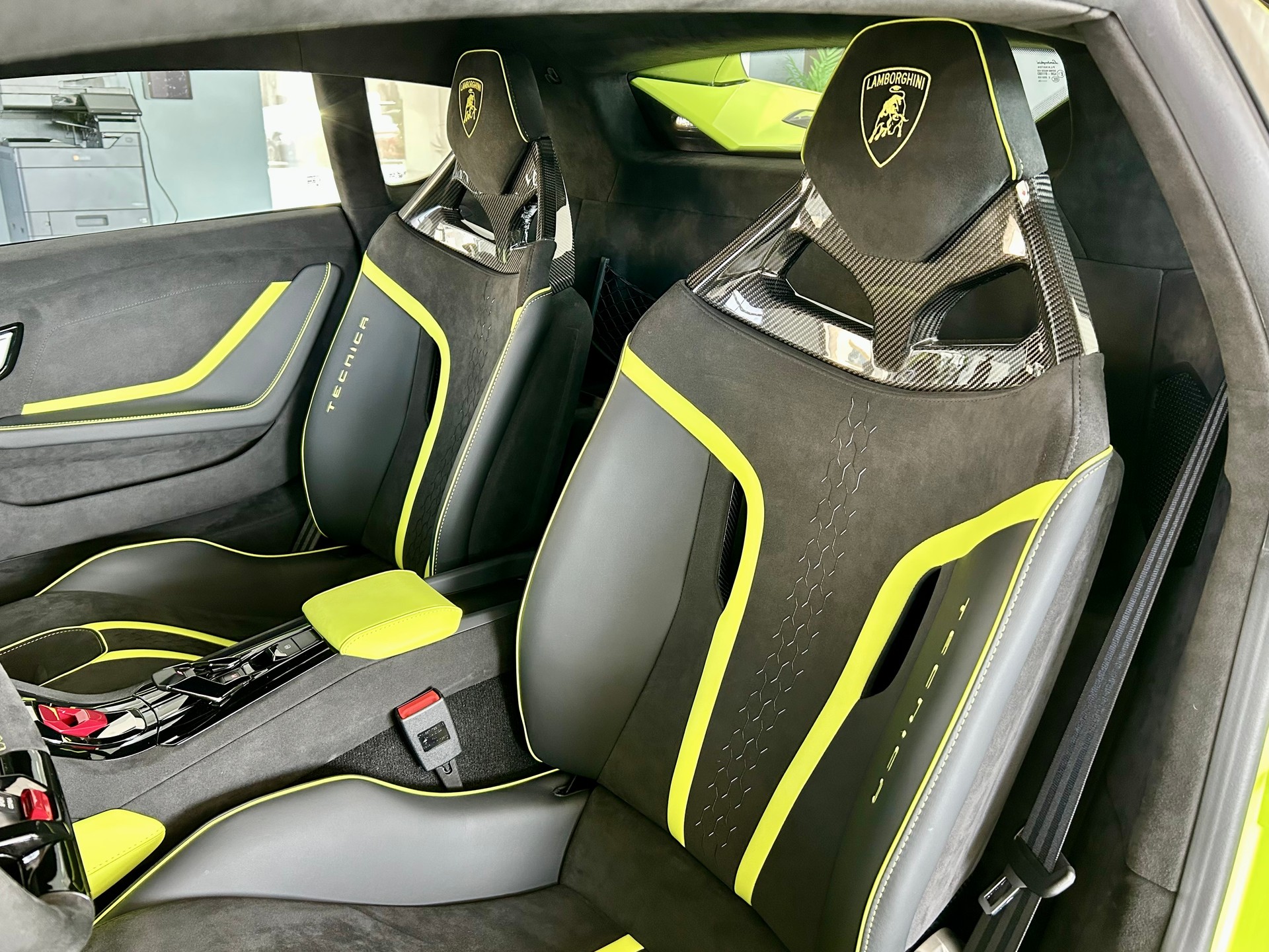 LAMBORGHINI Tecnica-image-11