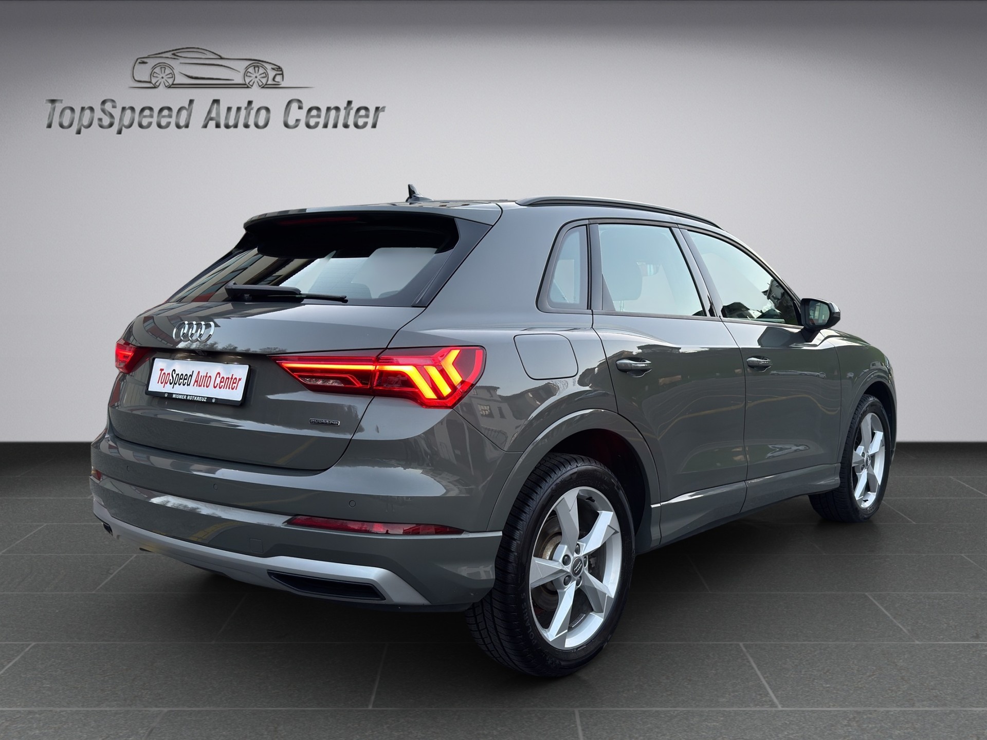 AUDI Q3 40 TFSI advanced quattro S-tronic-image-5