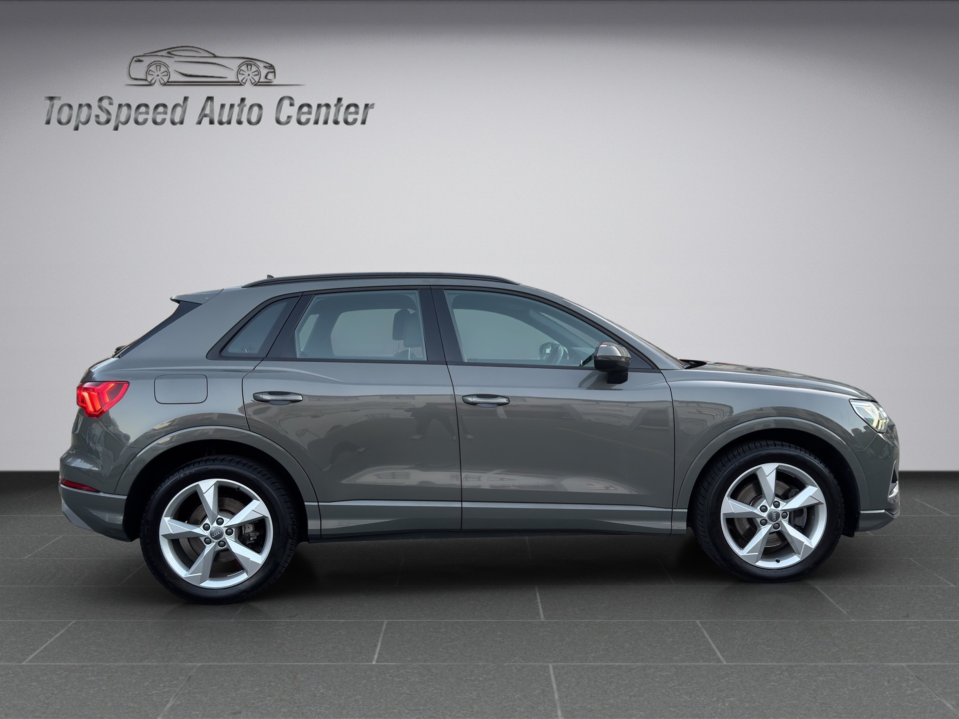 AUDI Q3 40 TFSI advanced quattro S-tronic-image-6