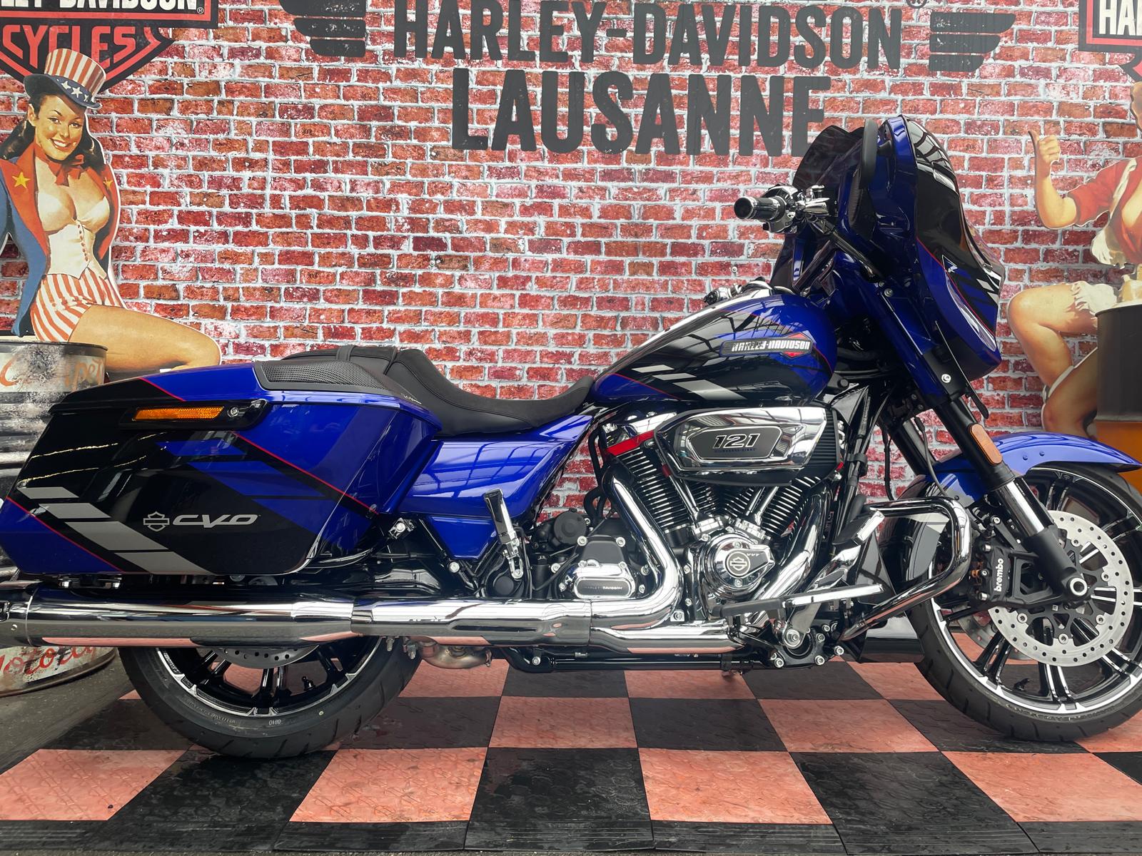 HARLEY-DAVIDSON CVO Street Glide-showroom-element-3