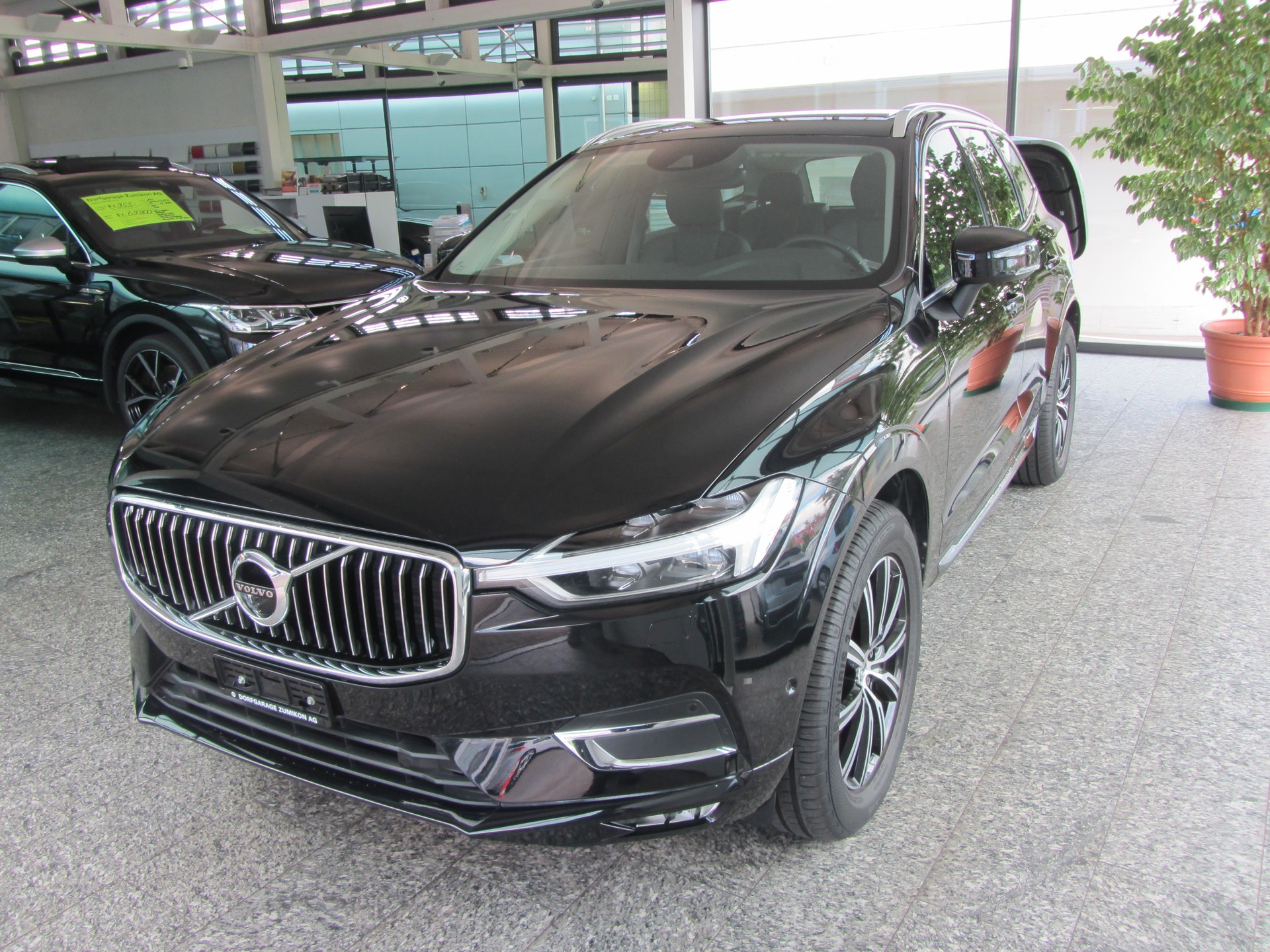 VOLVO XC60 D5 AWD Inscription Geartronic-image-2