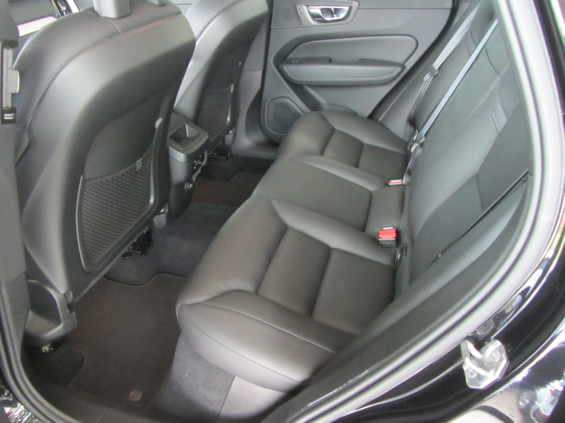 VOLVO XC60 D5 AWD Inscription Geartronic-image-5