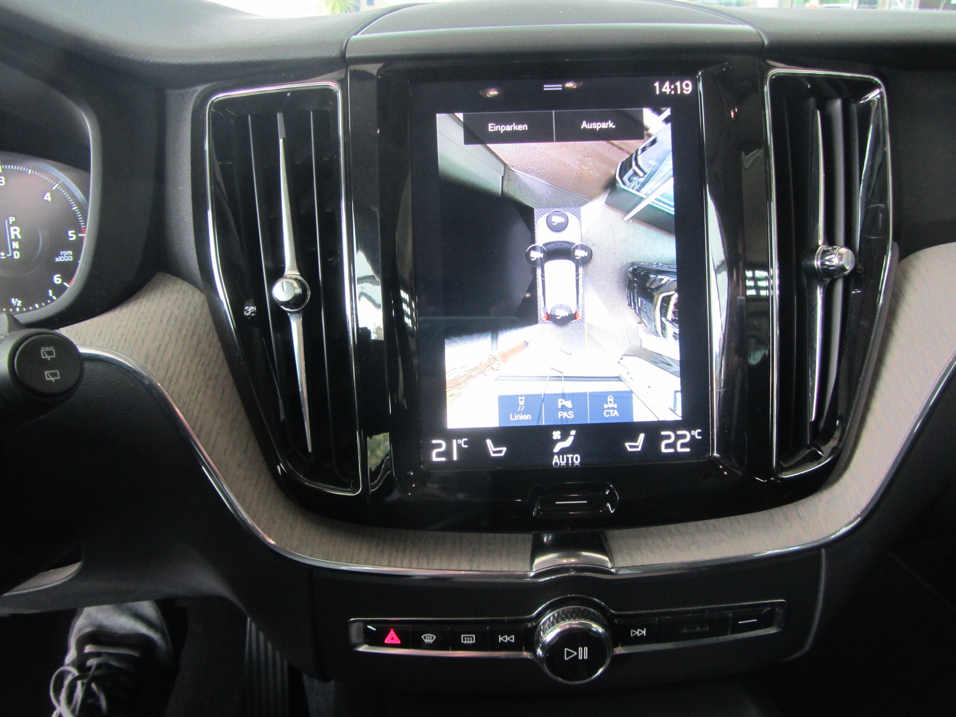 VOLVO XC60 D5 AWD Inscription Geartronic-image-6