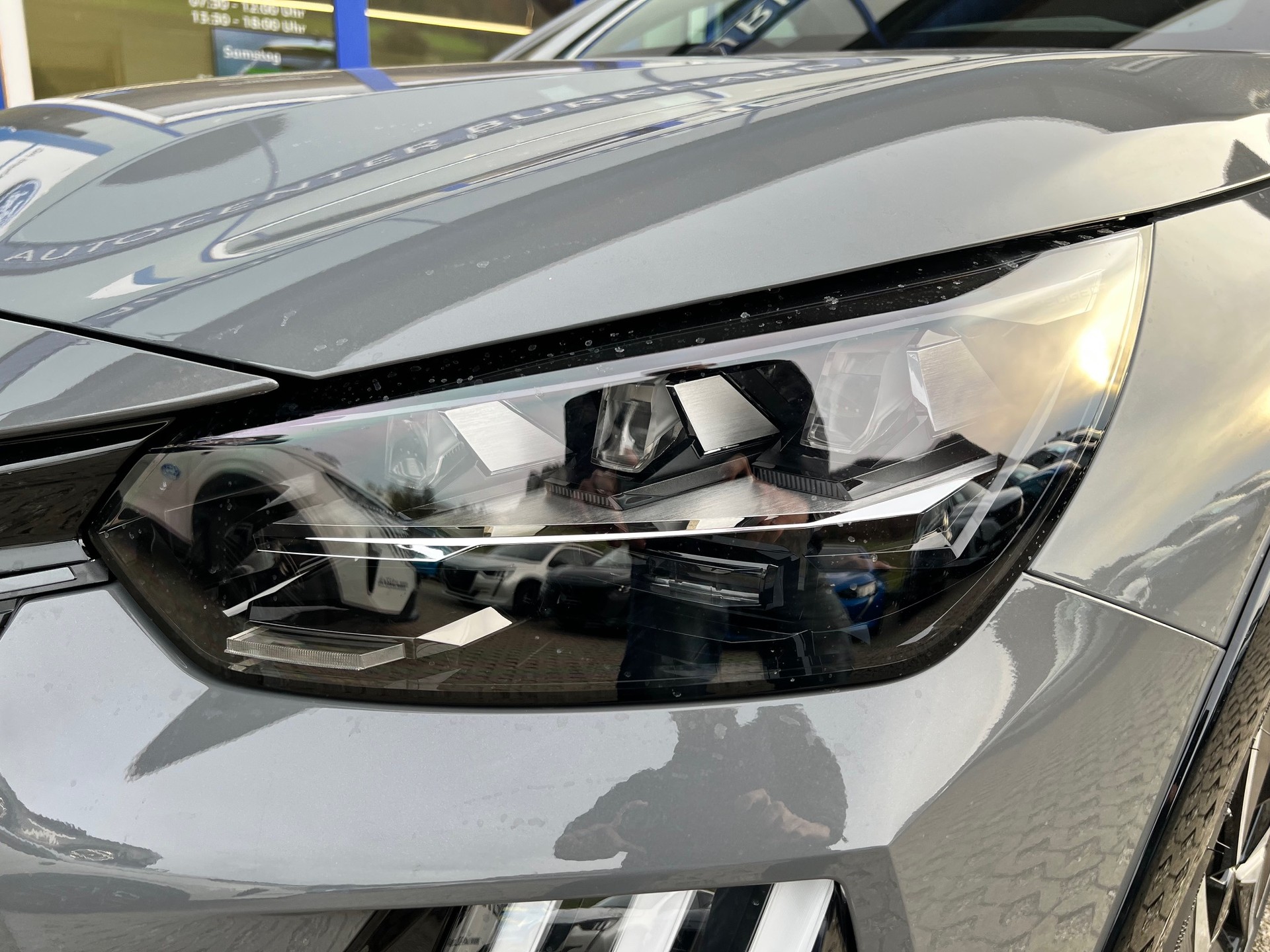 PEUGEOT 208 1.2 Hybrid GT-image-13