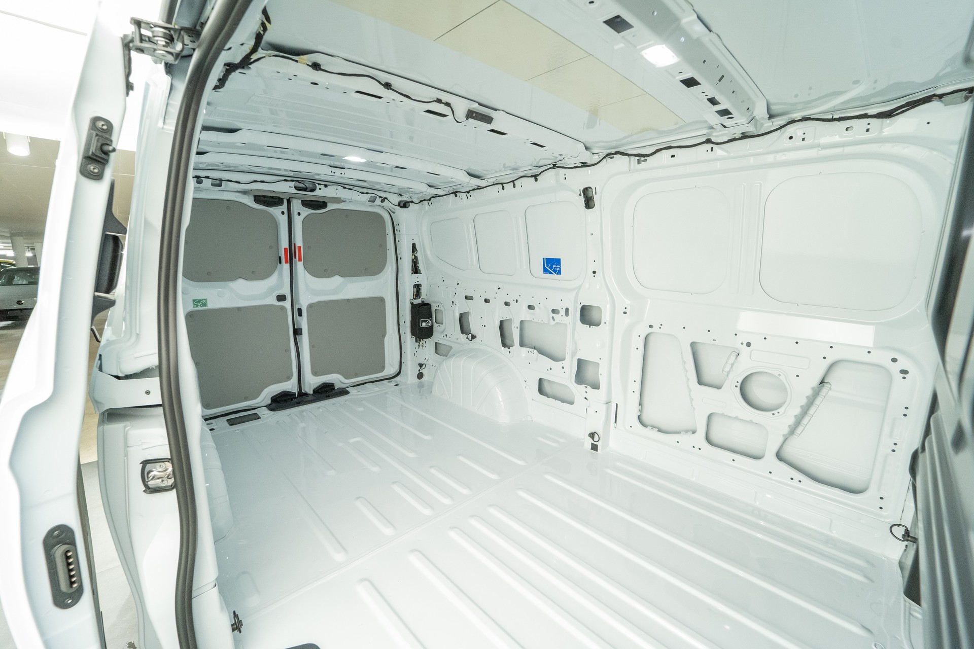 FORD Transit C Van 280 L2 2.0 EcoBlue 136 Trend-image-5